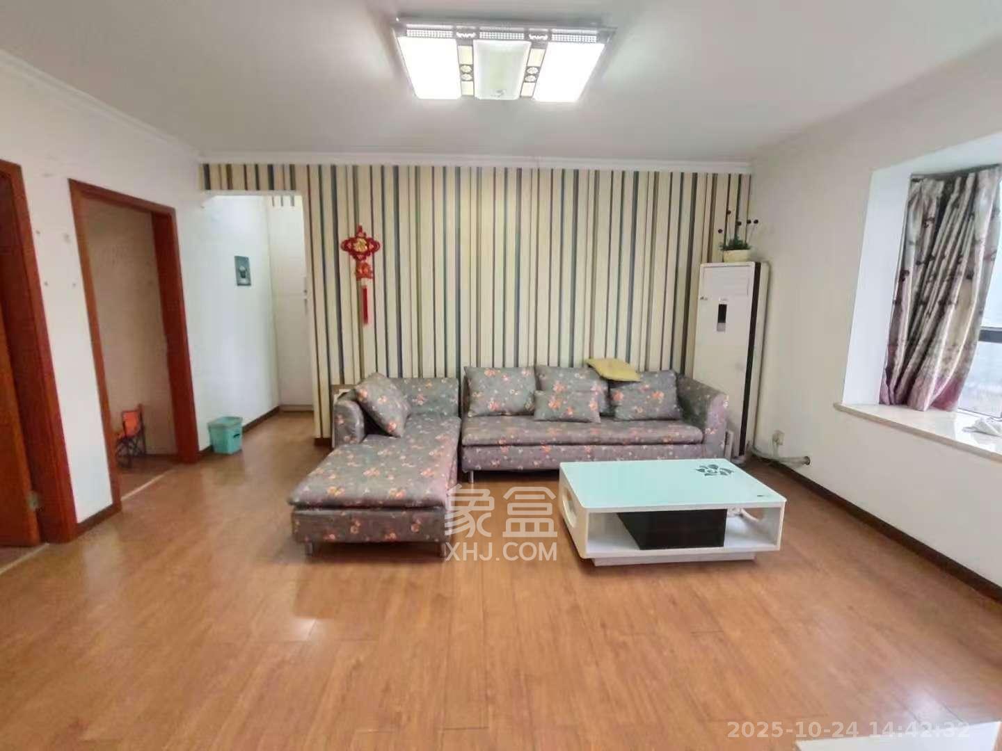 西城龙庭  2室2厅1卫    2100.0元/月室内图