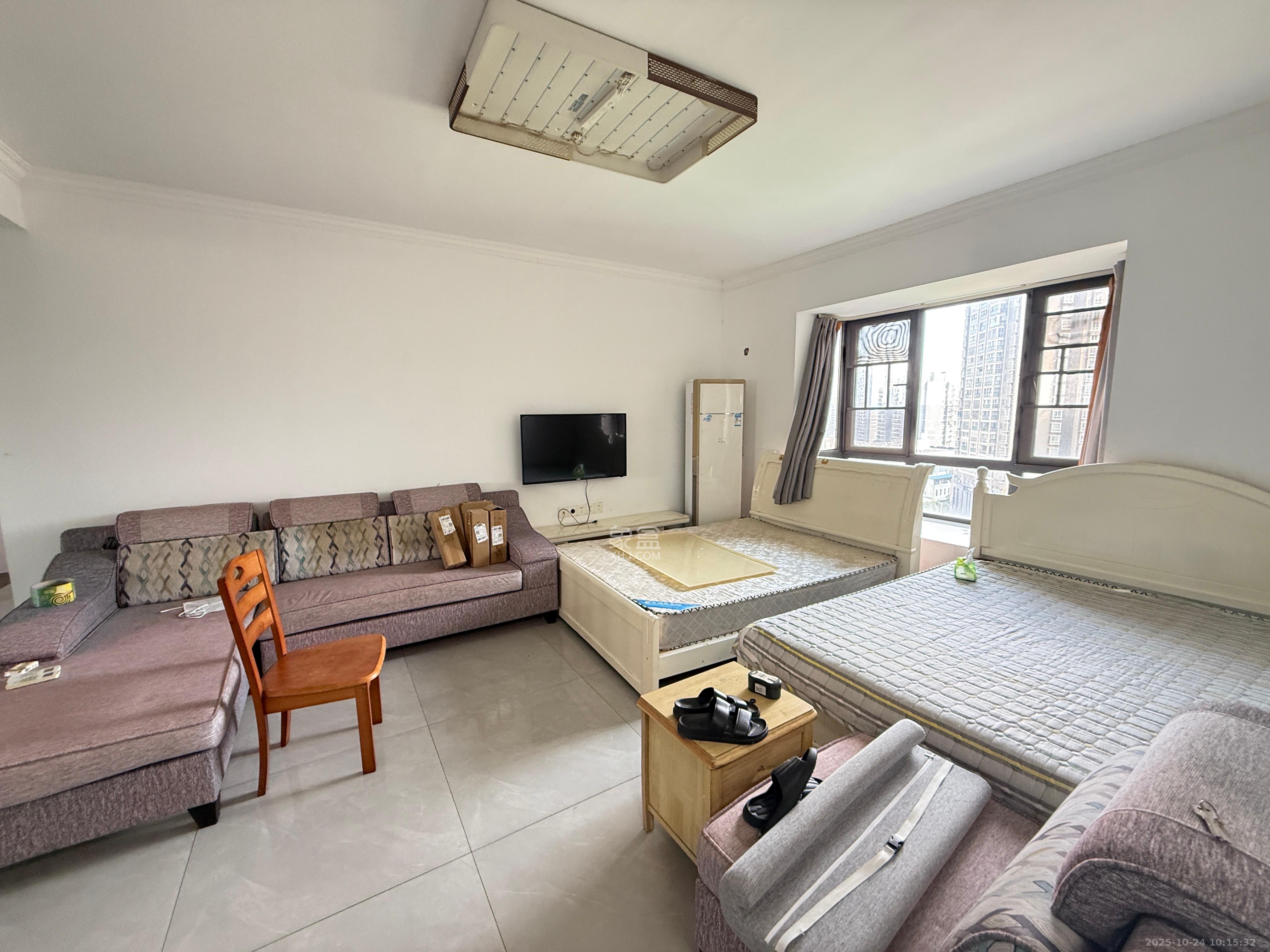 半山壹号  3室2厅2卫    2500.0元/月室内图