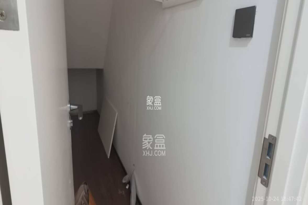 达美寰宇中心 2室1厅1卫 3800.0元/月 达美寰宇中心 2室1厅1卫 3800.0元/月室内图