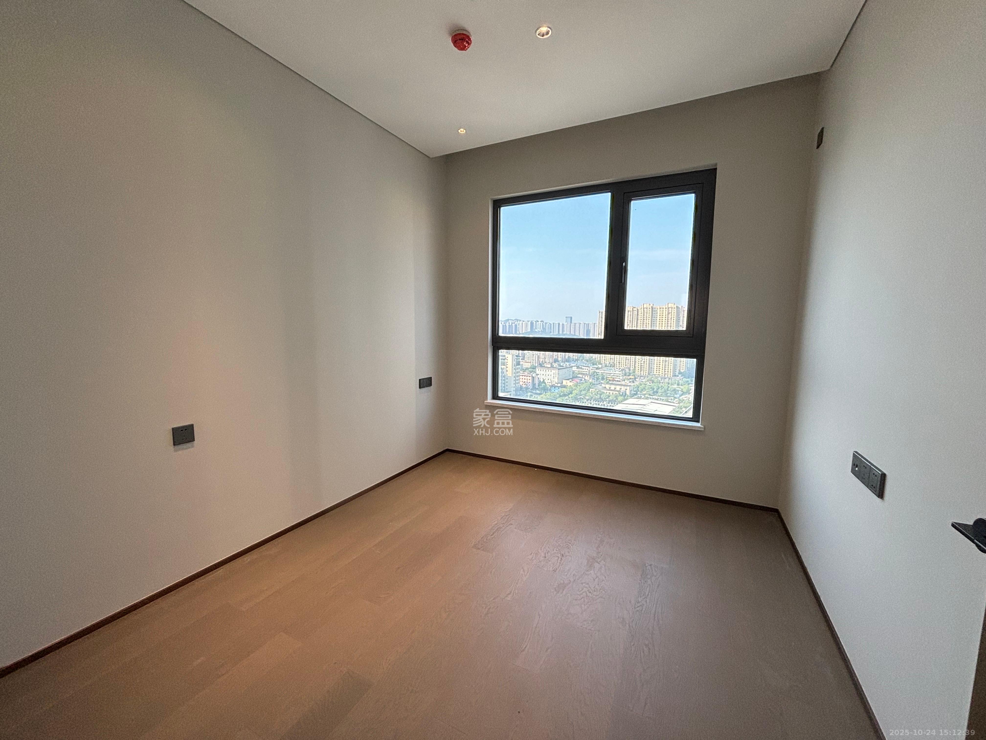 长沙悦府（华润万象城）  3室2厅3卫    10000.0元/月室内图