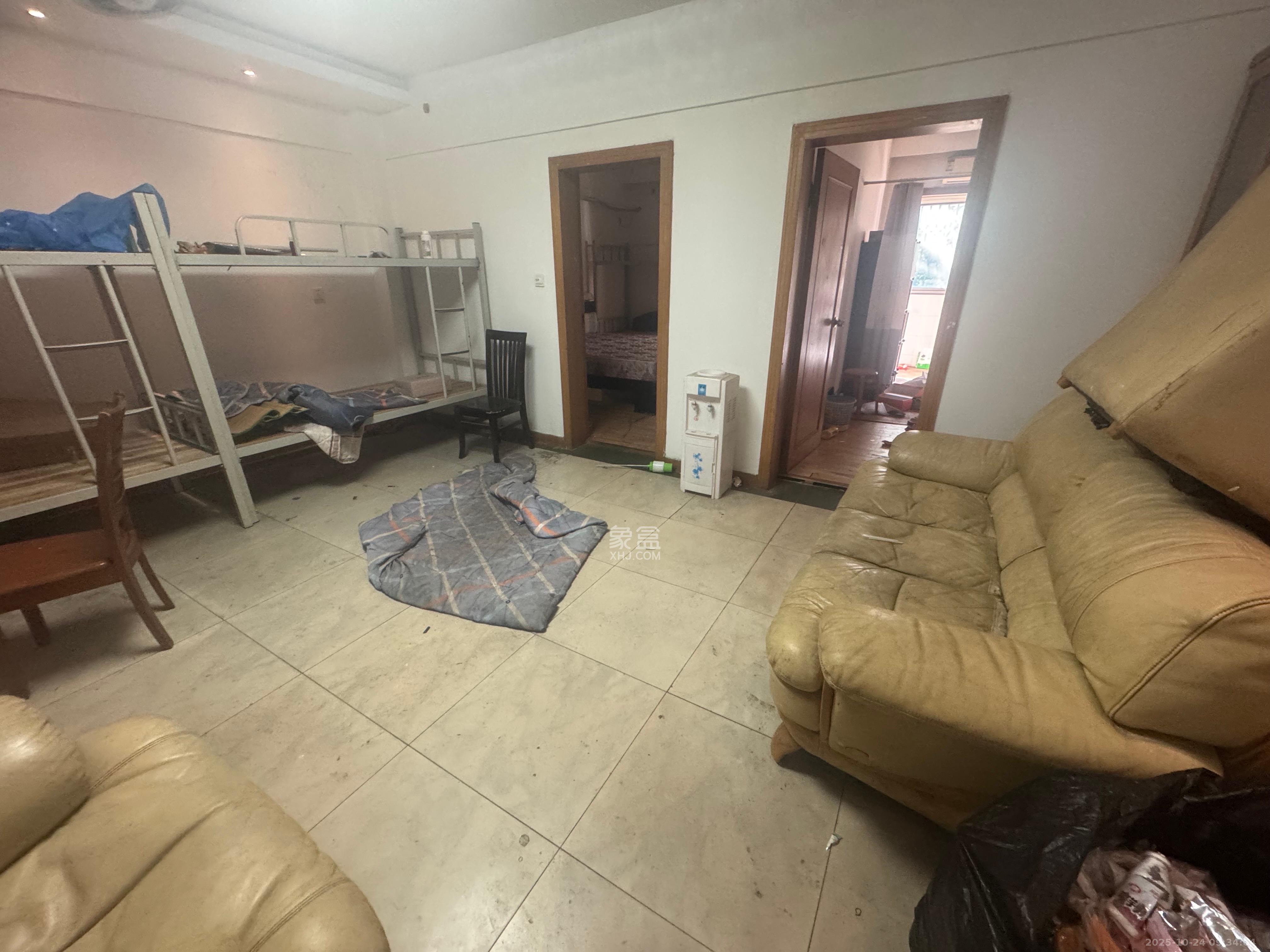 省建苑小区  3室2厅1卫    2000.0元/月 省建苑小区  3室2厅1卫    2000.0元/月室内图