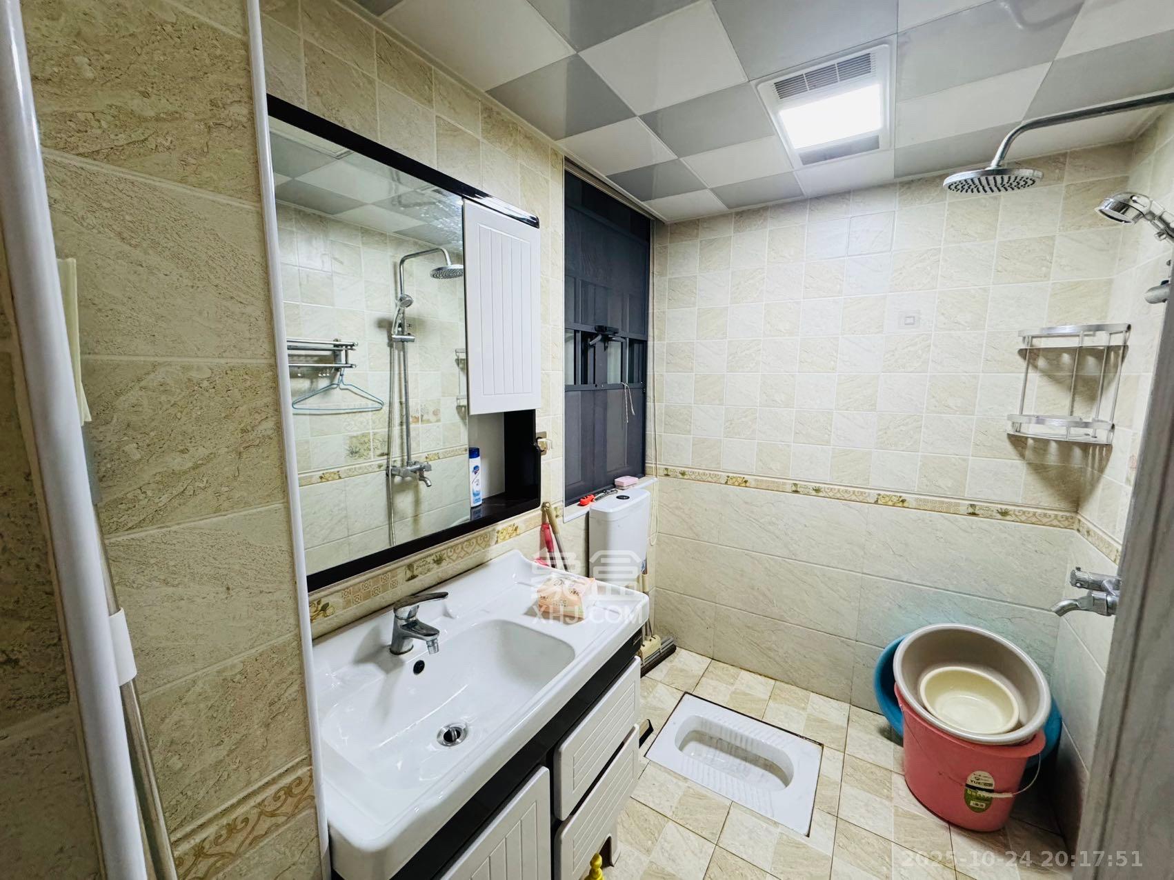 半山壹号 1室2厅1卫 2600.0元/月 半山壹号 1室2厅1卫 2600.0元/月室内图