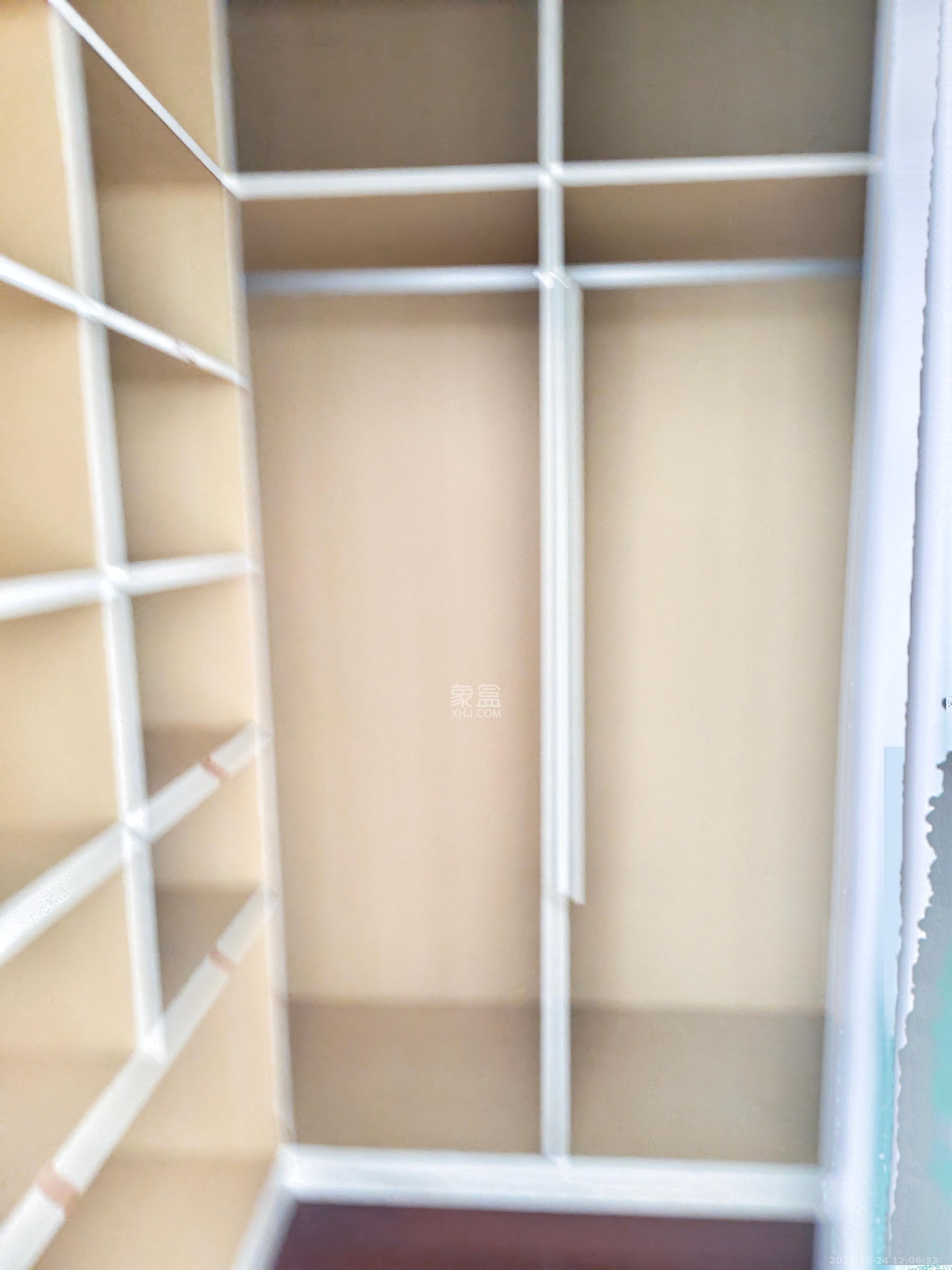 长大彩虹都  4室2厅2卫    2800.0元/月室内图