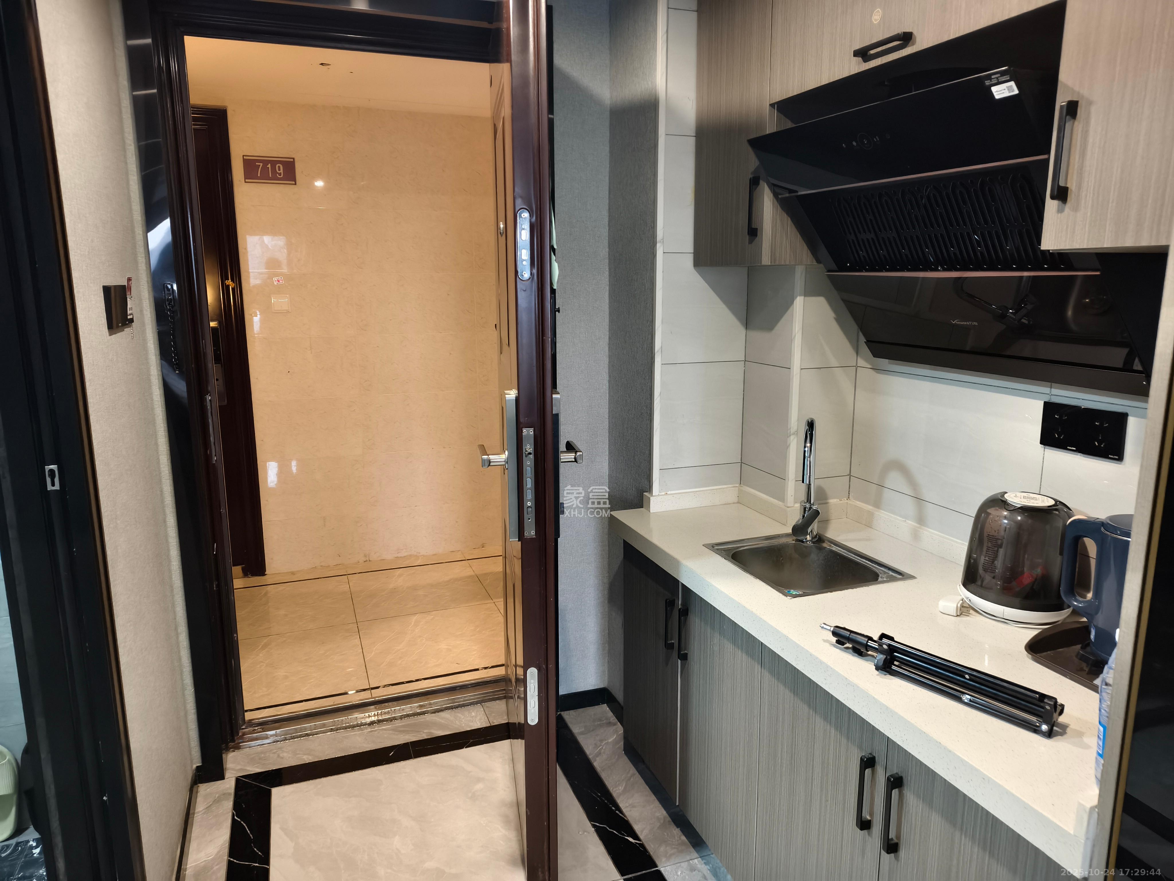 中海珑悦府  1室0厅0卫    1180.0元/月室内图