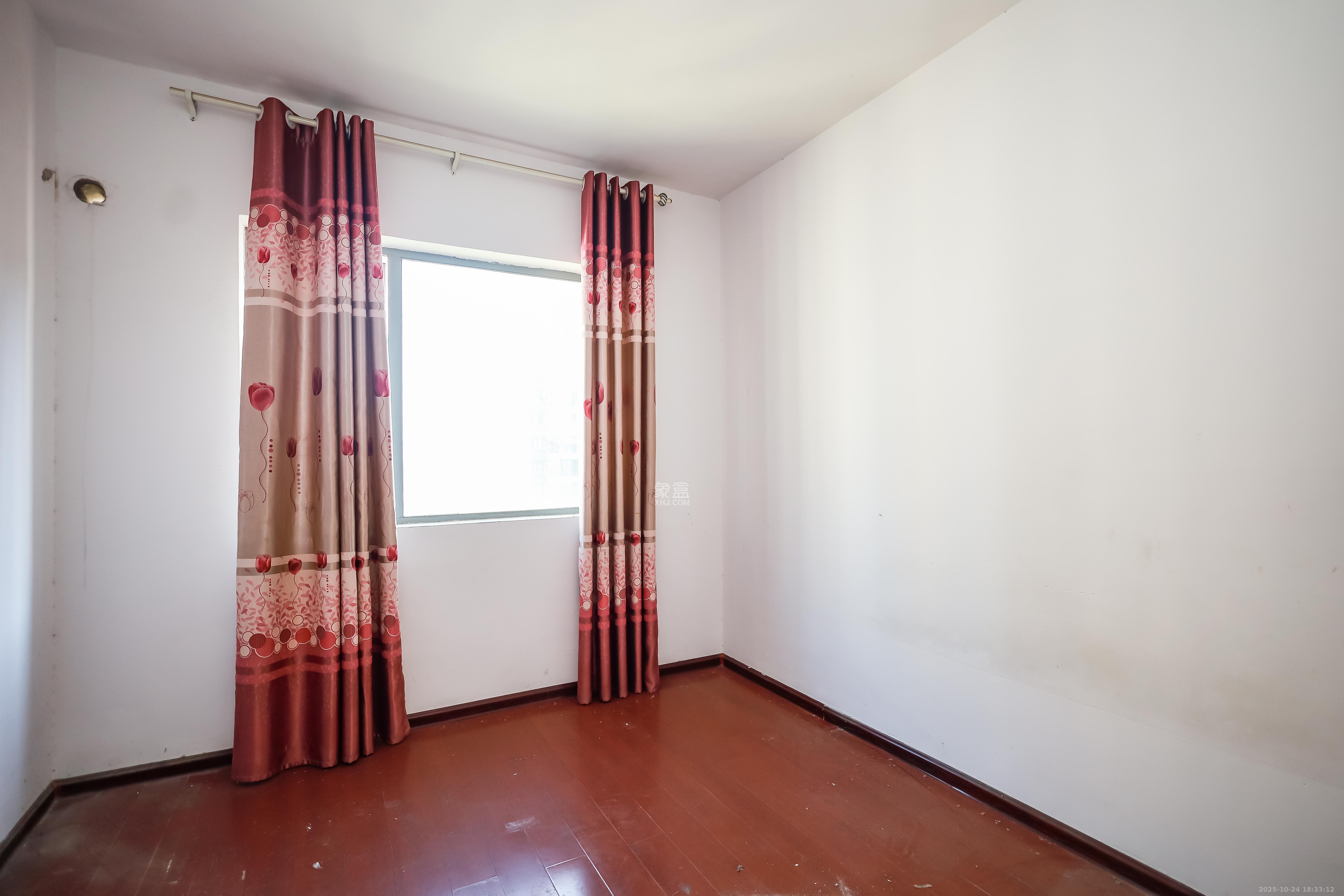 潇湘奥林匹克花园 4室2厅2卫 120.0万 潇湘奥林匹克花园 4室2厅2卫 120.0万卧室