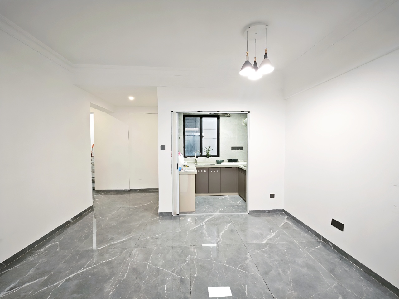 和谐家园（锦和广场）  2室1厅1卫    3500.0元/月室内图