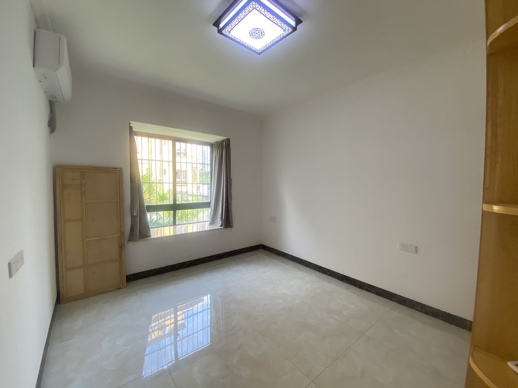 美苑小区  3室2厅2卫    3200.0元/月室内图