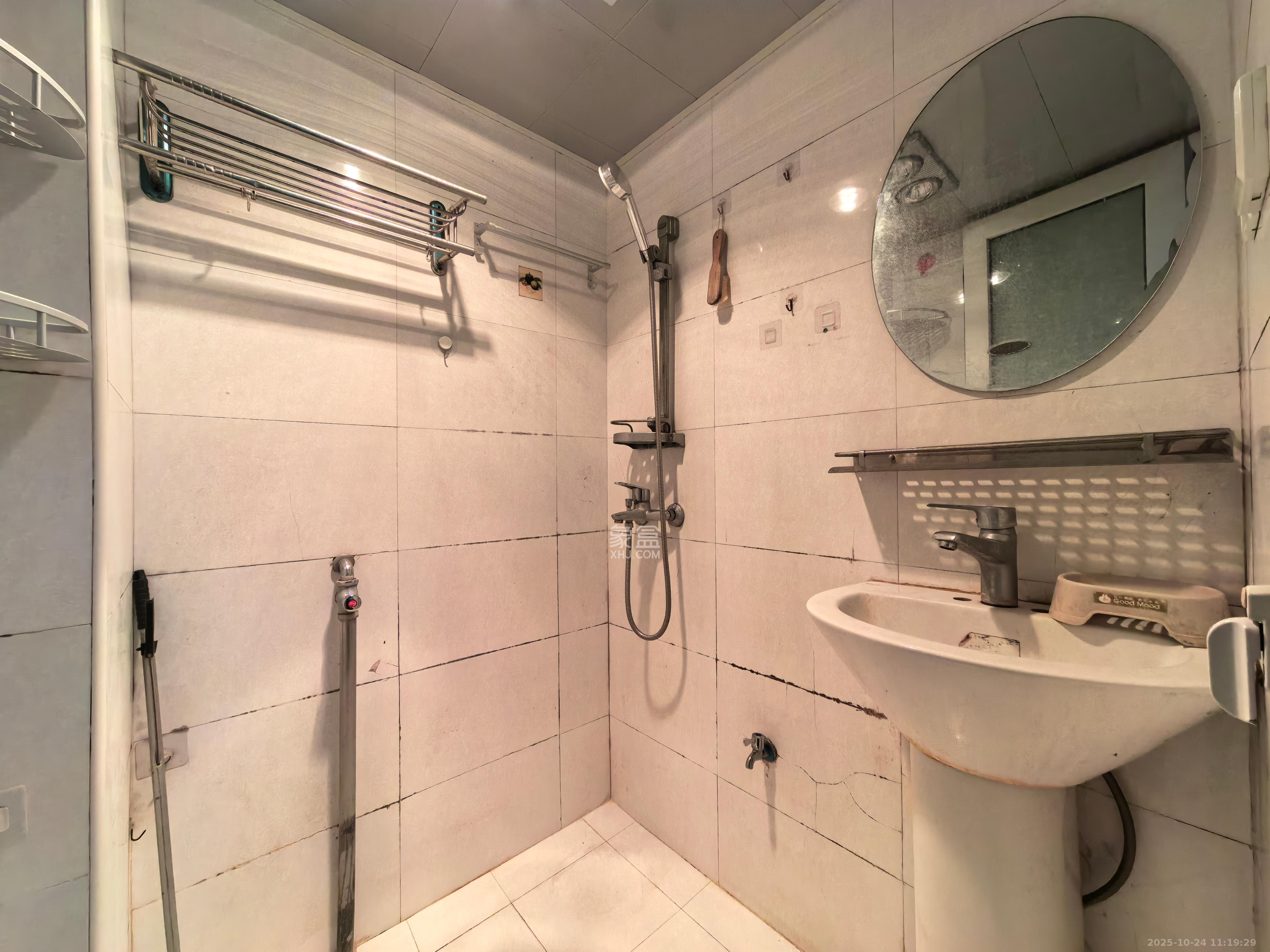 星典时代  1室1厅1卫    1600.0元/月 星典时代  1室1厅1卫    1600.0元/月室内图