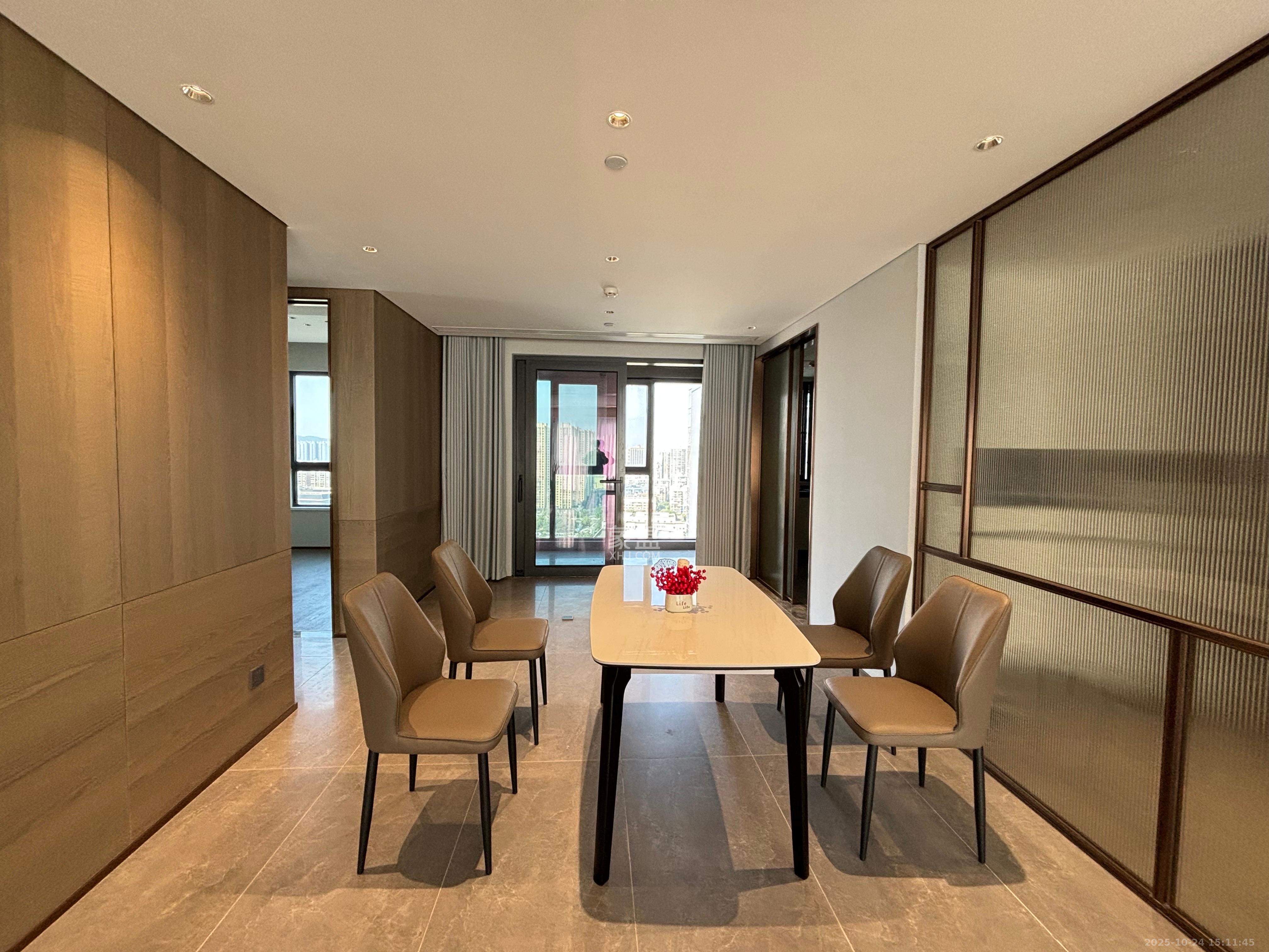 长沙悦府（华润万象城）  3室2厅3卫    10000.0元/月室内图