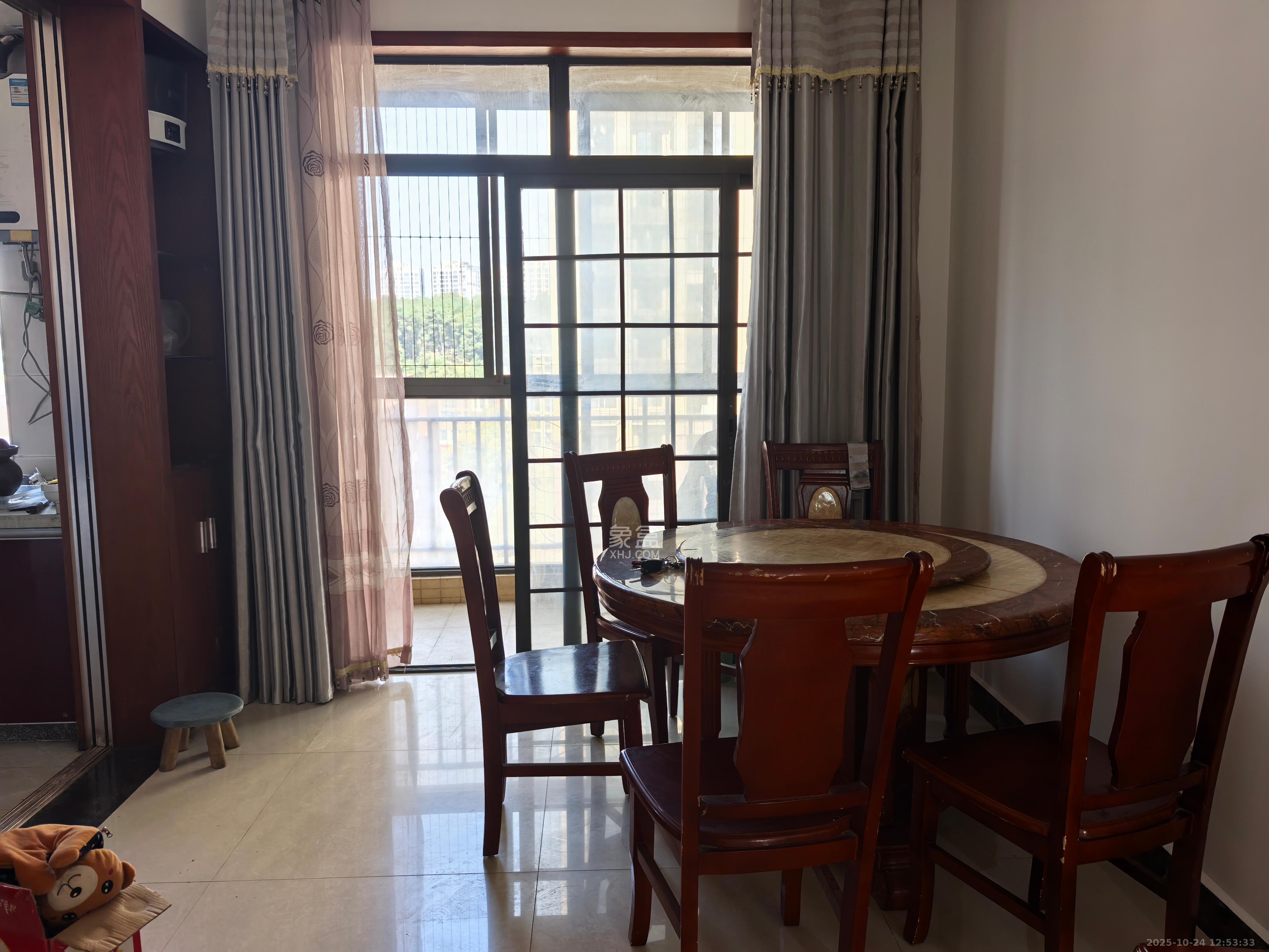 宏聚地中海  3室2厅2卫    2400.0元/月室内图