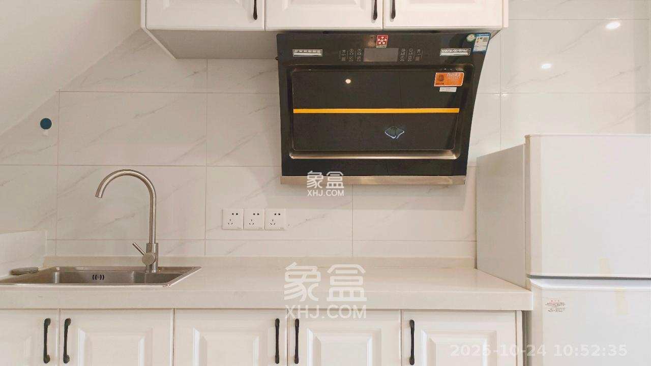 藏珑湖上公馆 1室0厅0卫 1500.0元/月 藏珑湖上公馆 1室0厅0卫 1500.0元/月室内图