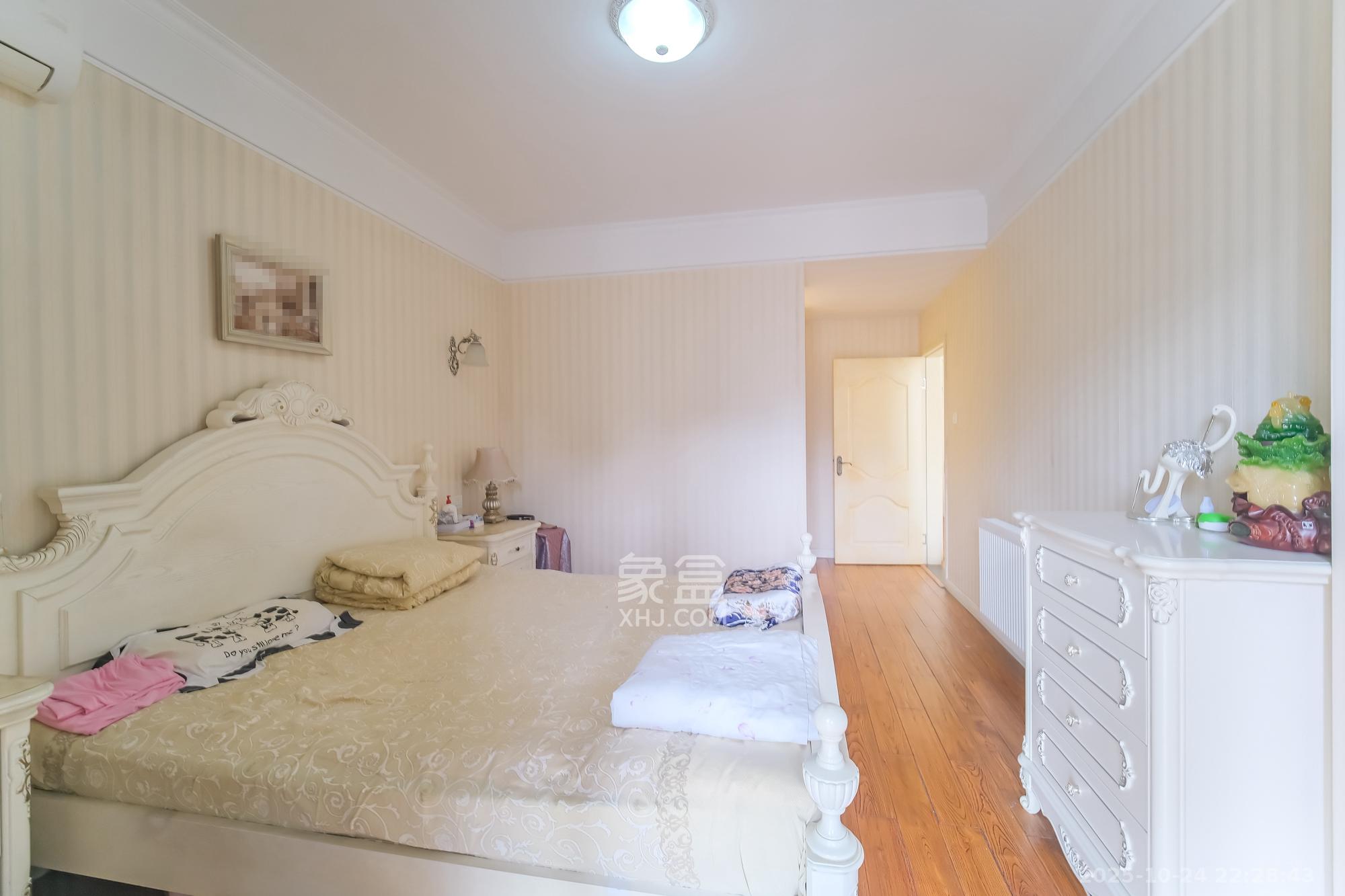 山水湾  4室2厅2卫    85.0万 山水湾  4室2厅2卫    85.0万卧室