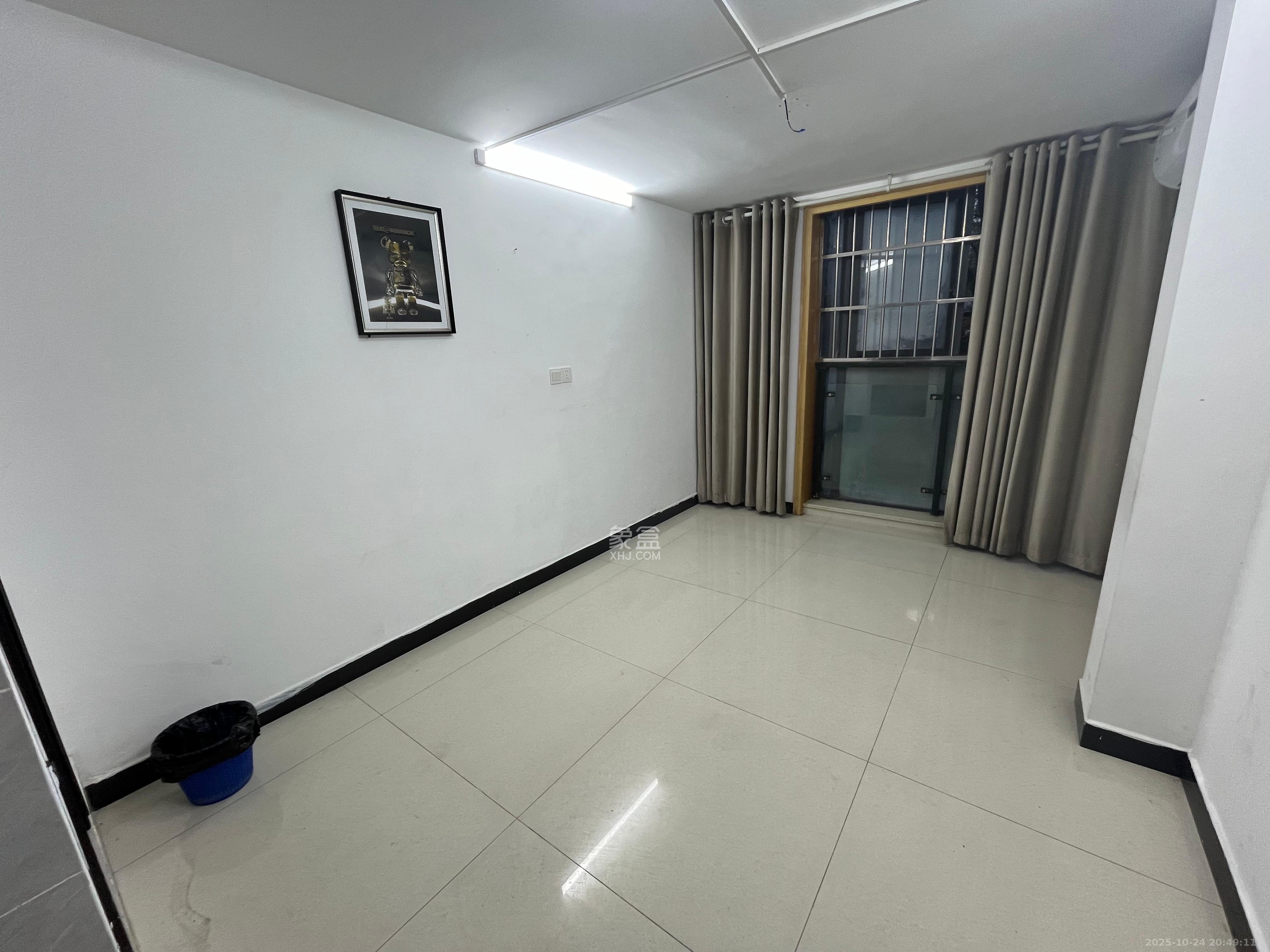 凯乐湘园  10室1厅1卫    5500.0元/月 凯乐湘园  10室1厅1卫    5500.0元/月室内图