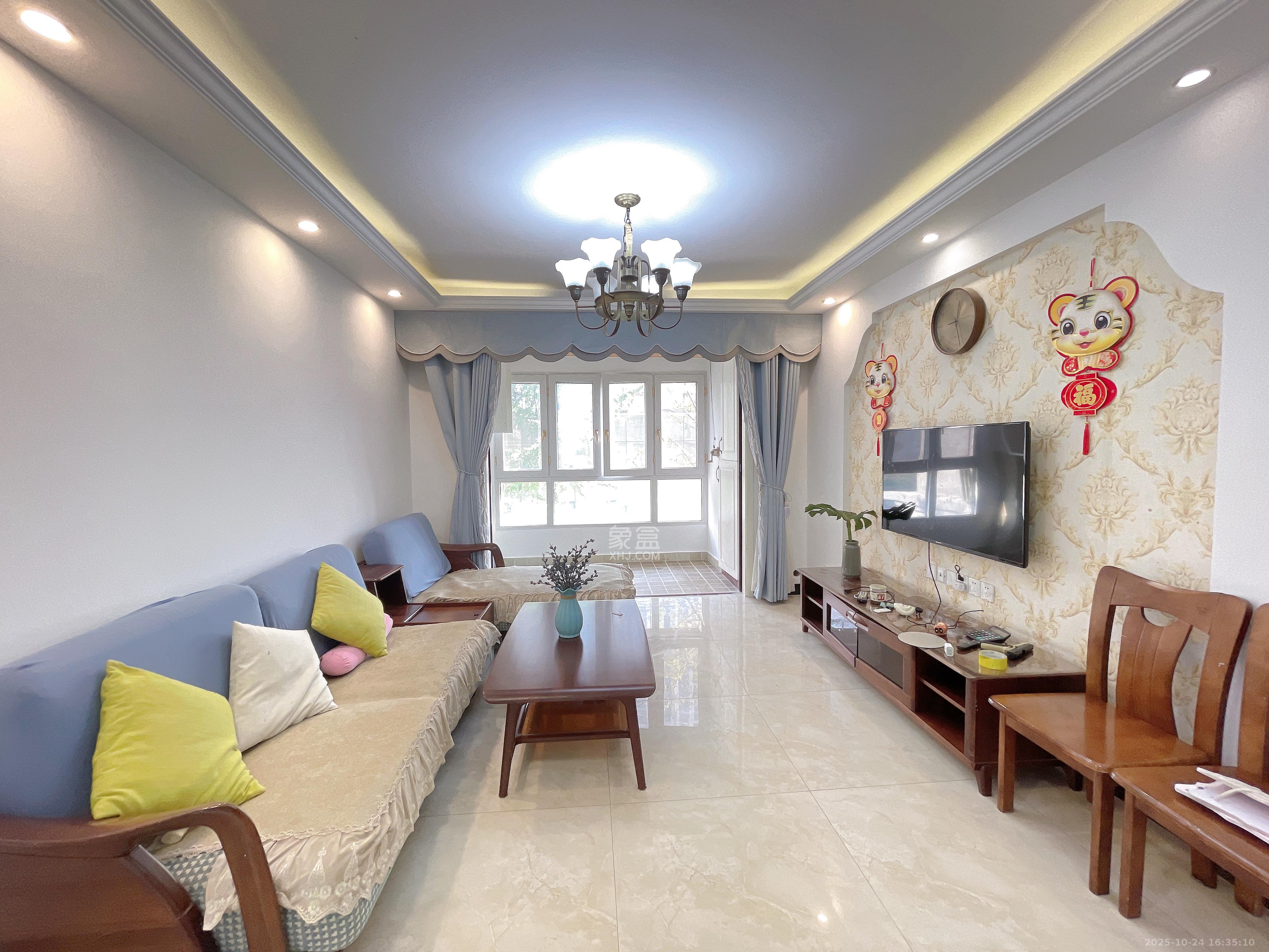 梅溪鑫苑名家  3室2厅2卫    2700.0元/月