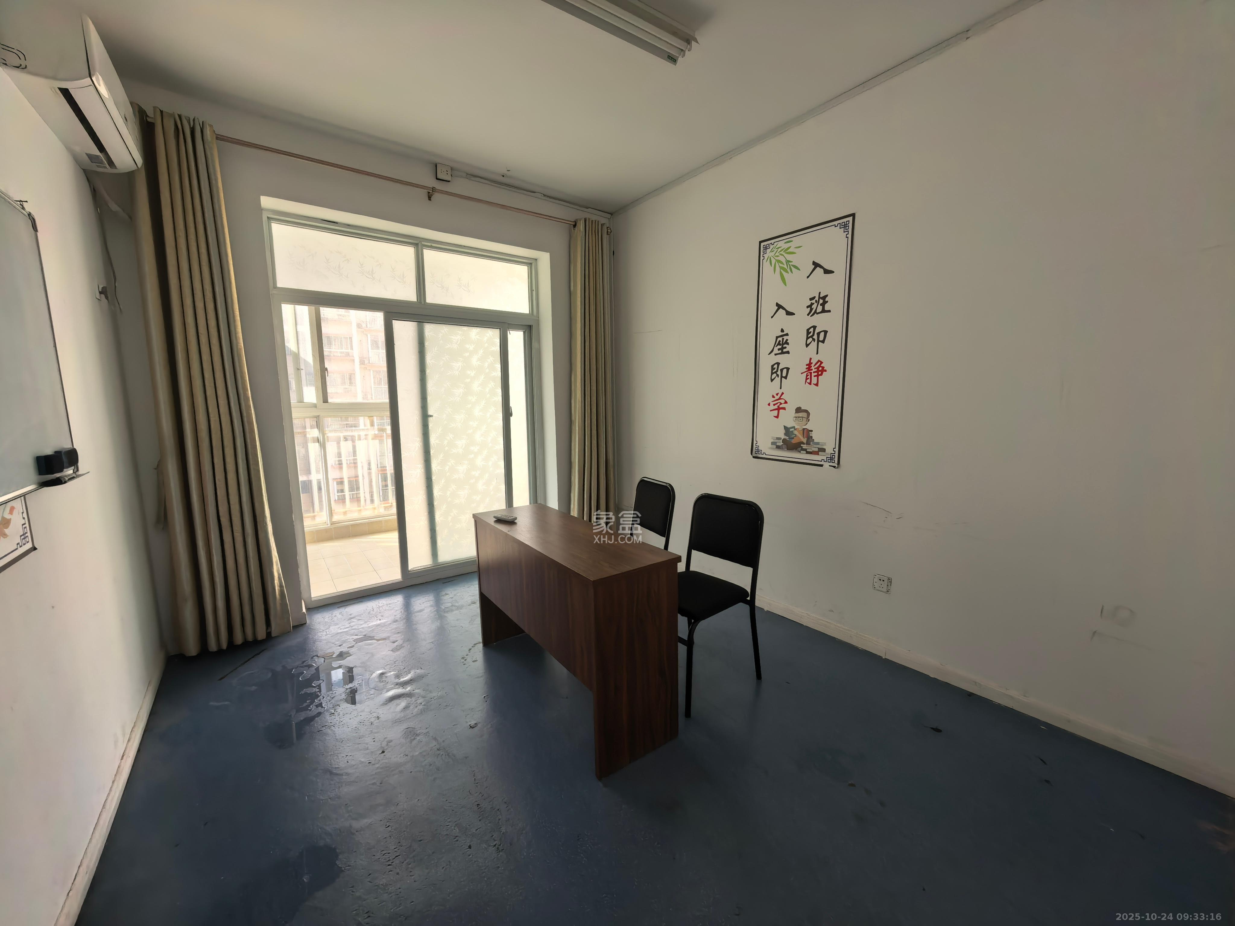 景江雅苑  4室2厅1卫    3500.0元/月 景江雅苑  4室2厅1卫    3500.0元/月室内图