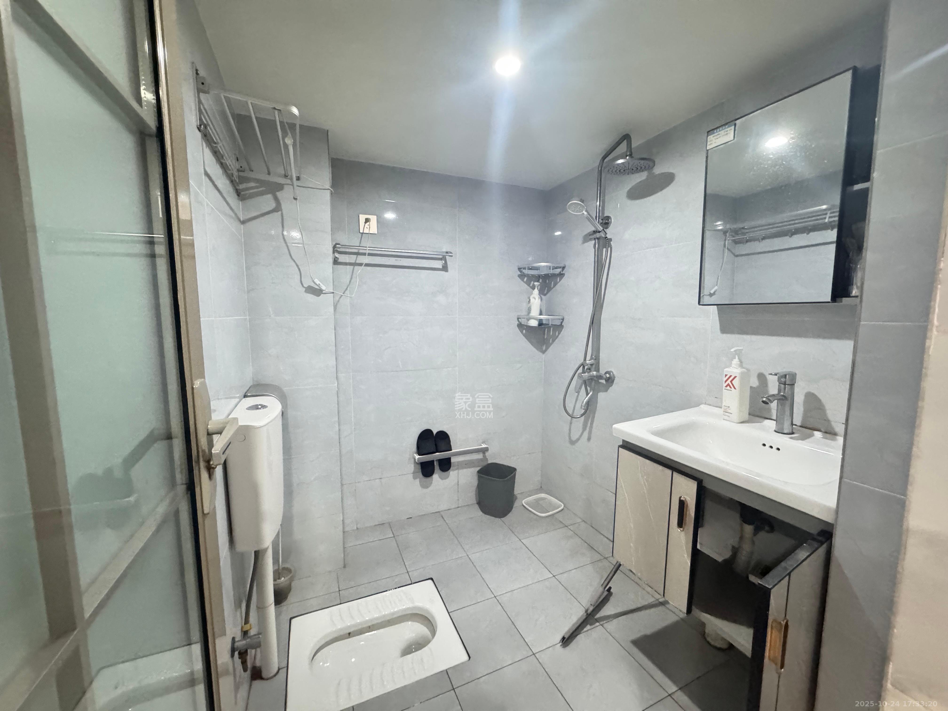 欣隆居 1室1厅1卫 2600.0元/月 欣隆居 1室1厅1卫 2600.0元/月室内图