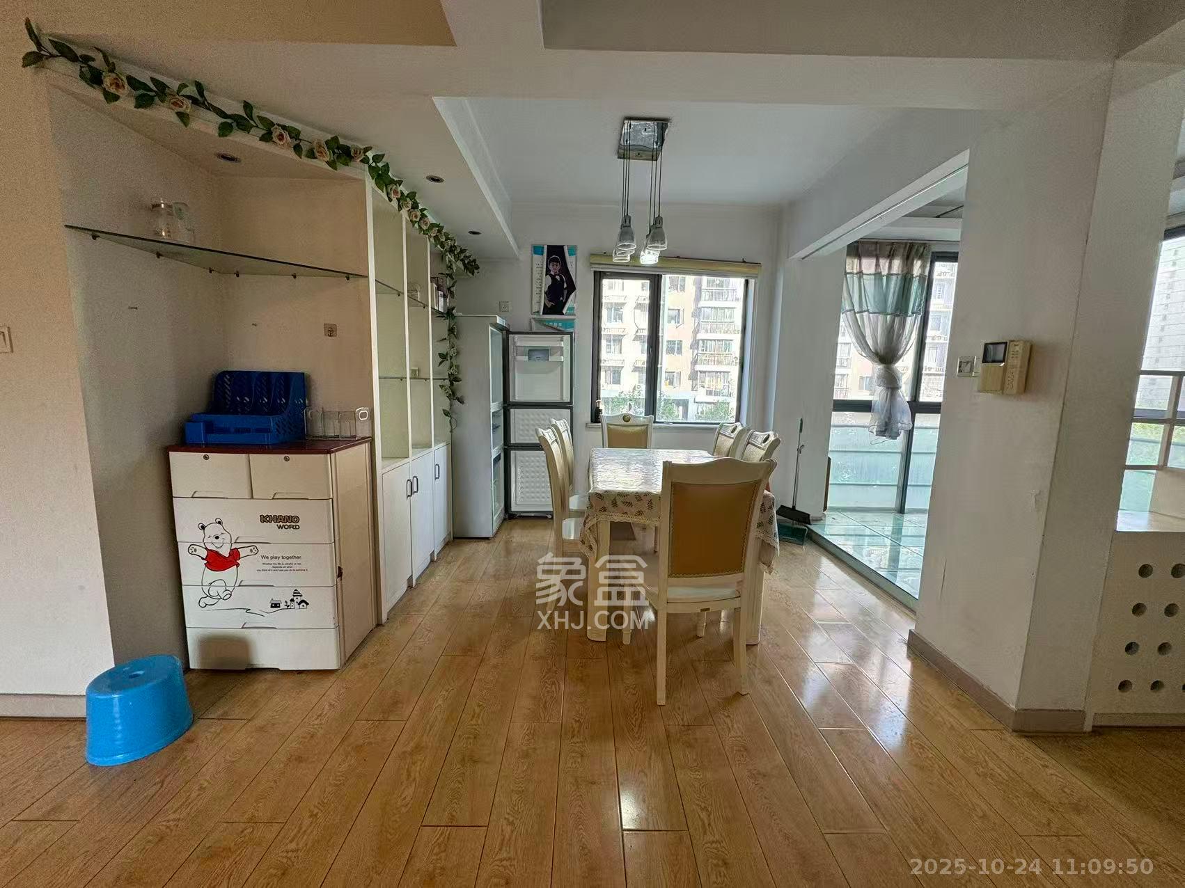 银港水晶城 3室2厅2卫 2800.0元/月 银港水晶城 3室2厅2卫 2800.0元/月室内图