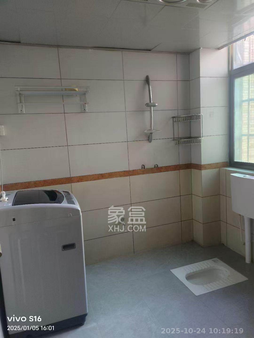 白田安置小区 3室2厅2卫 2500.0元/月 白田安置小区 3室2厅2卫 2500.0元/月室内图