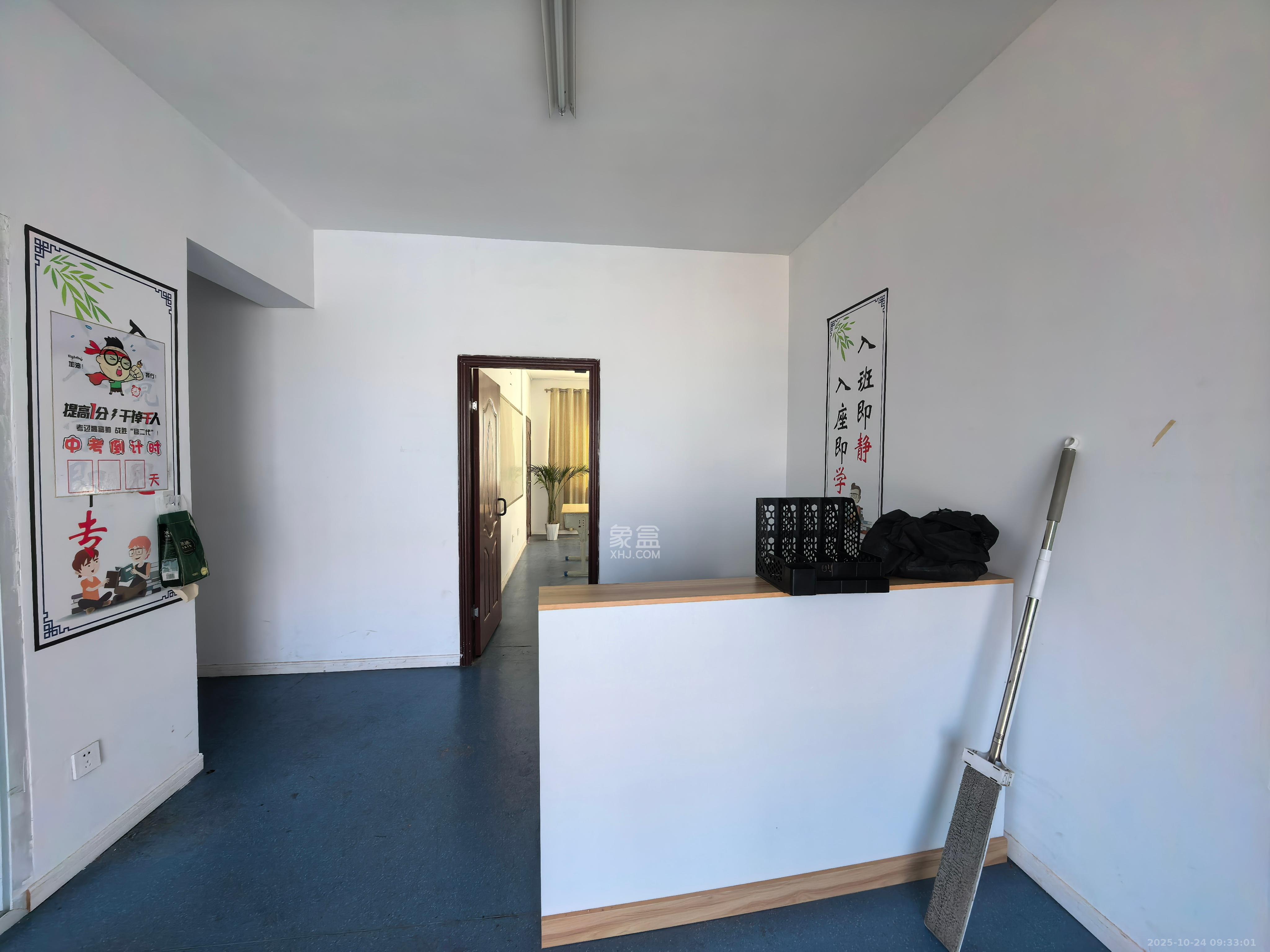 景江雅苑  4室2厅1卫    3500.0元/月 景江雅苑  4室2厅1卫    3500.0元/月室内图