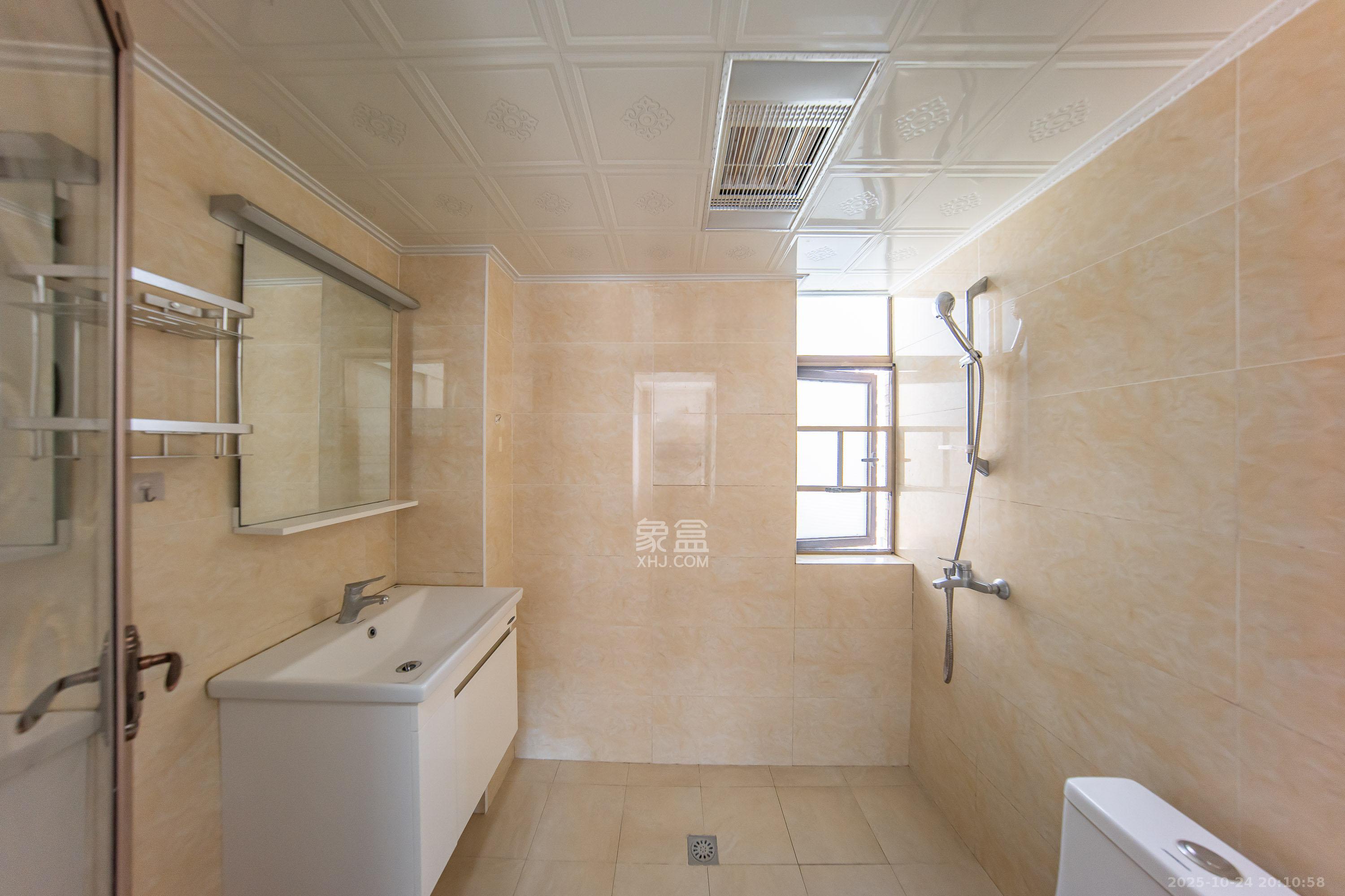 江山帝景哈佛  3室2厅2卫    128.0万卫生间