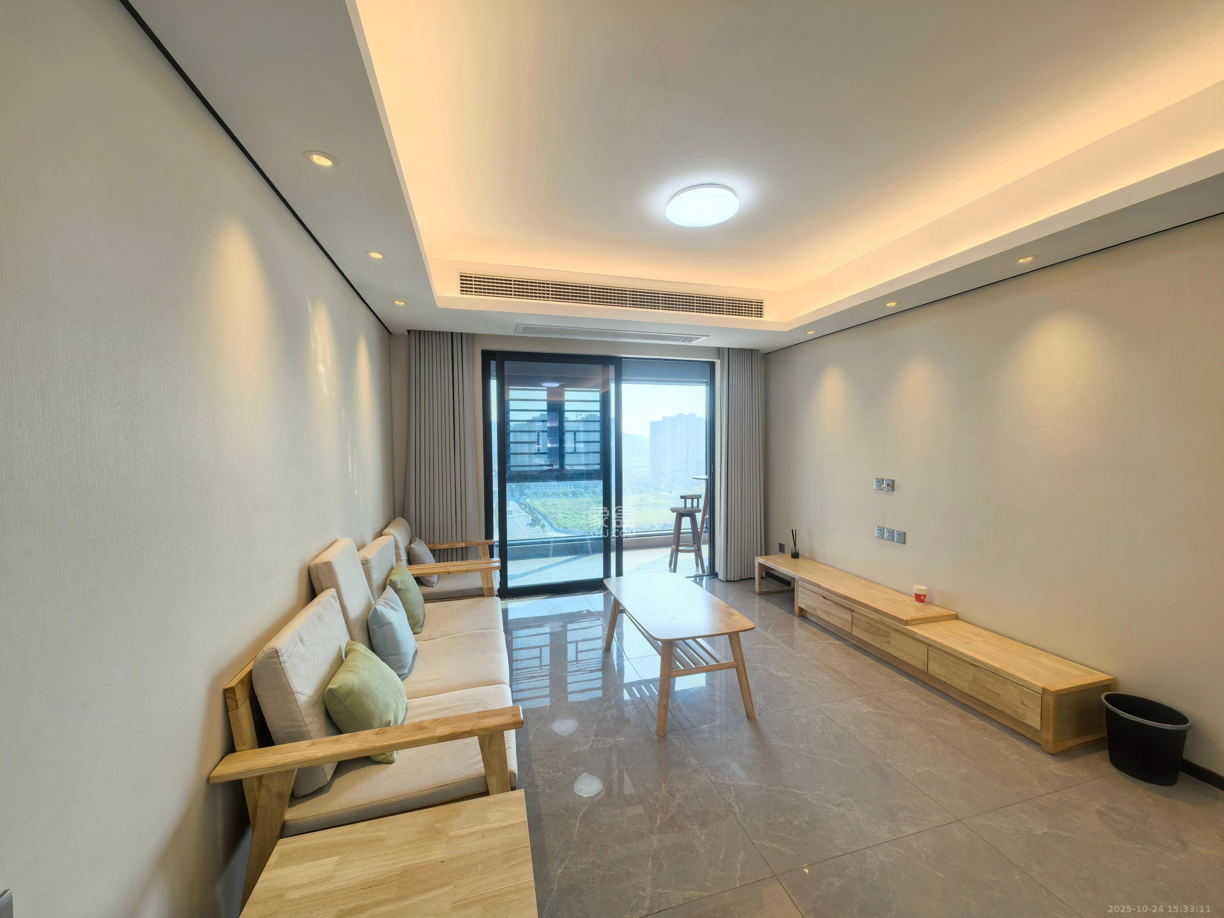 中海麓山境北区 4室2厅2卫 3000.0元/月 中海麓山境北区 4室2厅2卫 3000.0元/月室内图