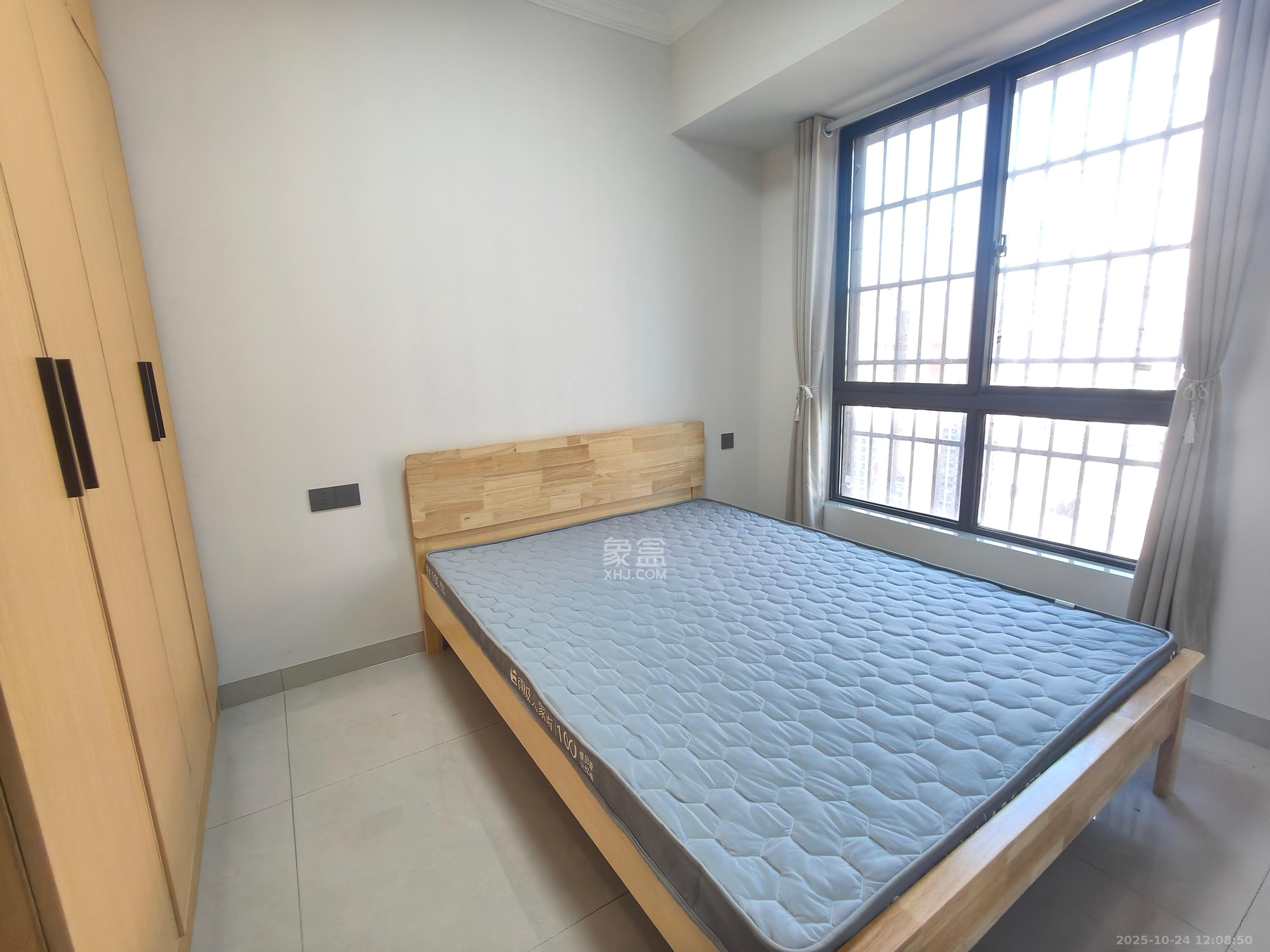 海德公园  4室2厅2卫    2400.0元/月 海德公园  4室2厅2卫    2400.0元/月室内图