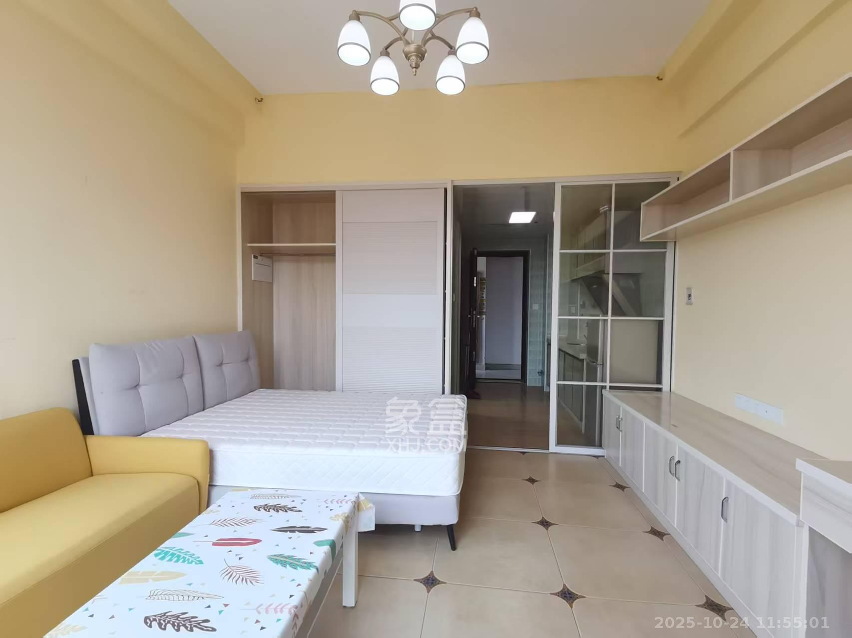 金茂梅溪湖  1室1厅1卫    1600.0元/月 金茂梅溪湖  1室1厅1卫    1600.0元/月