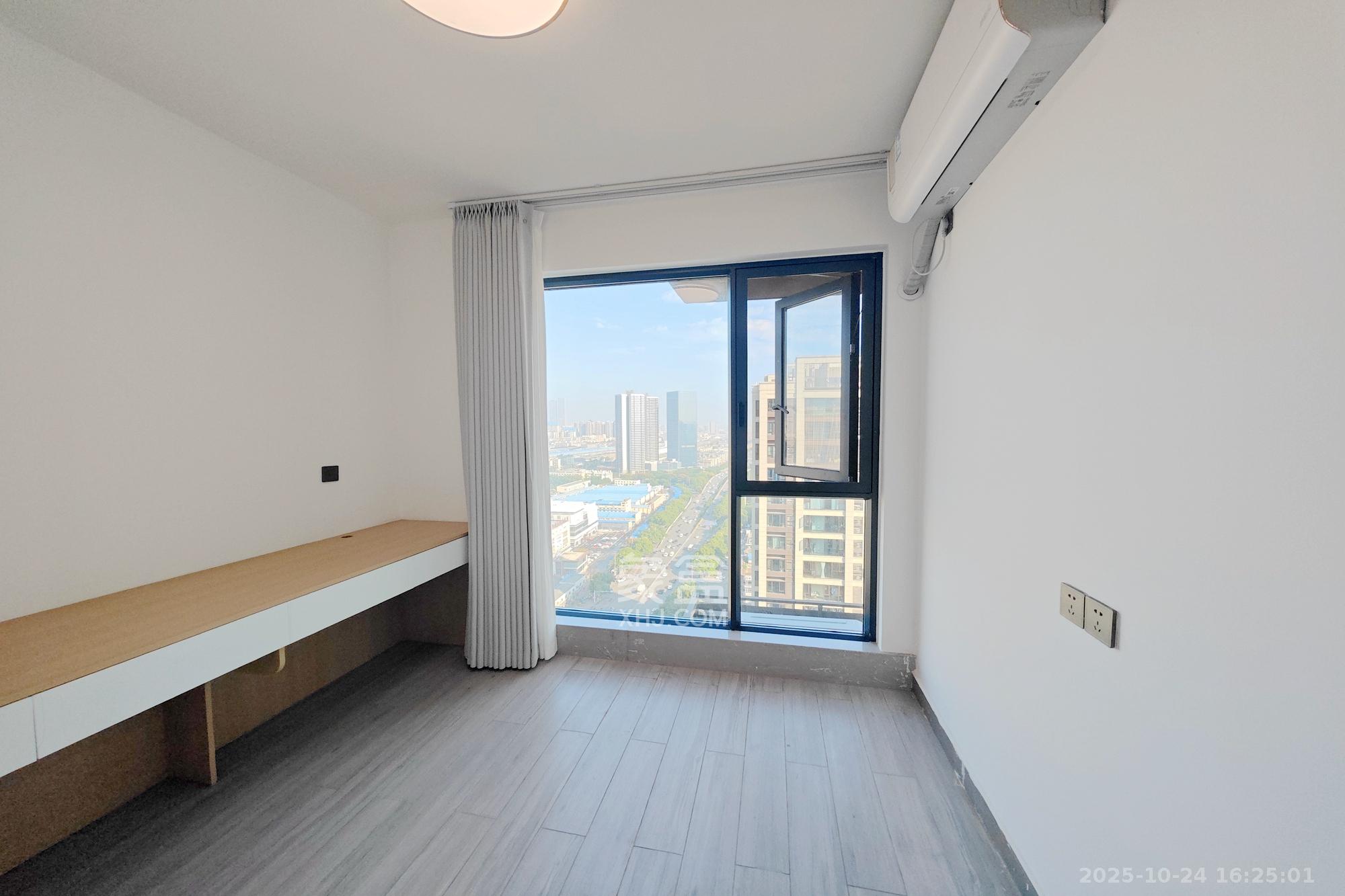 旭辉国悦府 4室2厅2卫 190.0万 旭辉国悦府 4室2厅2卫 190.0万卧室