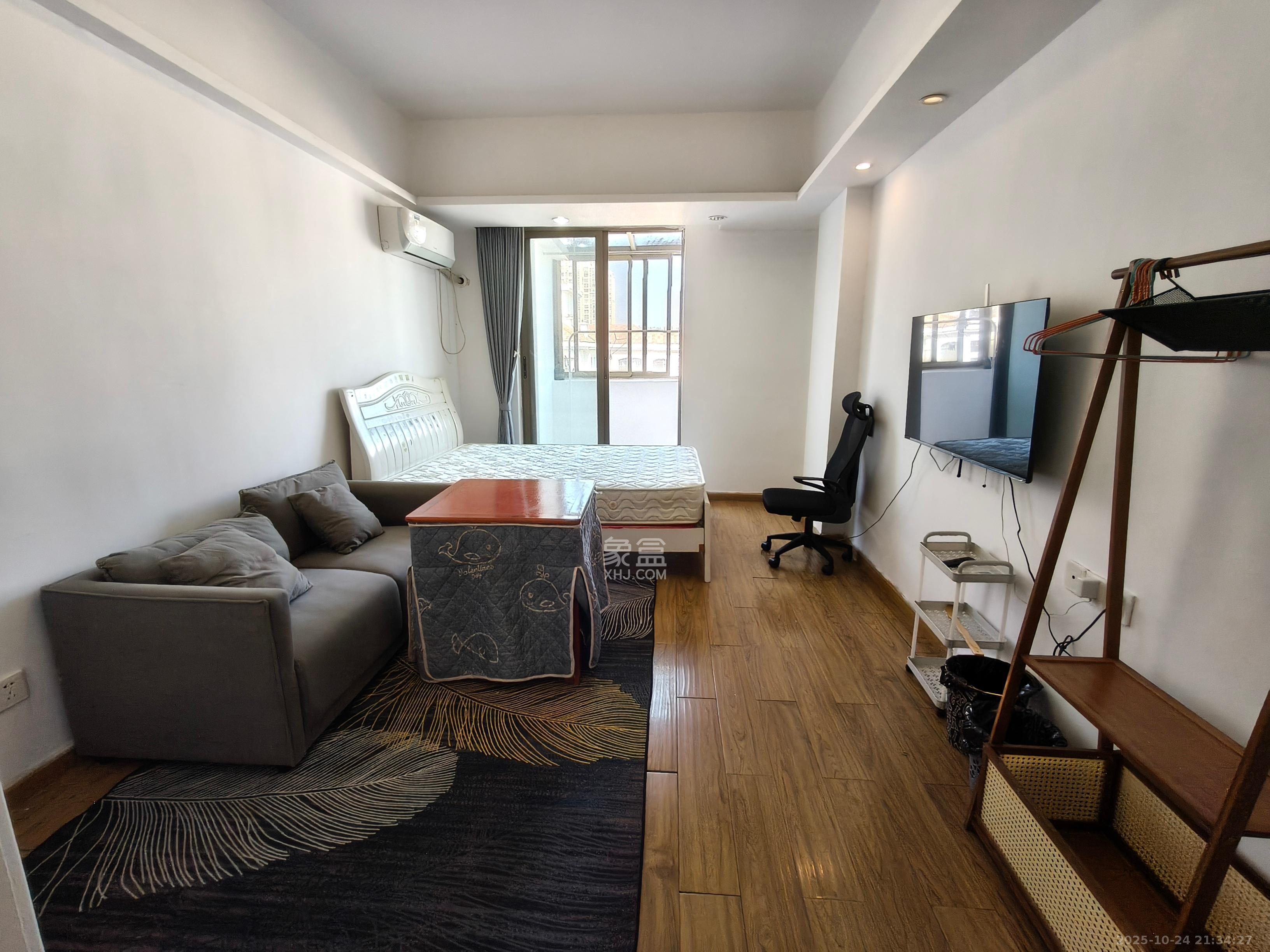 米兰春天  1室1厅1卫    1200.0元/月 米兰春天  1室1厅1卫    1200.0元/月