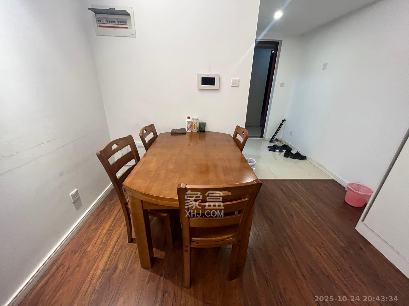 万科魅力之城观澜里  3室2厅2卫    2550.0元/月室内图