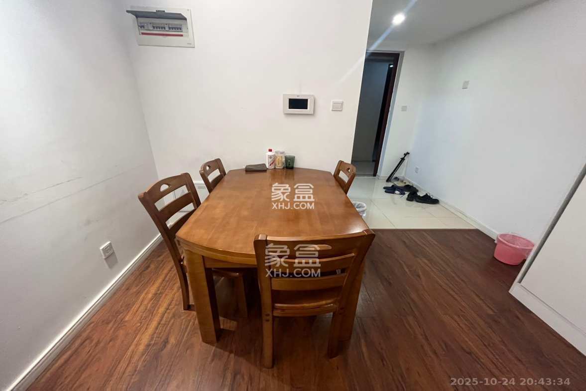 万科魅力之城观澜里  3室2厅2卫    2550.0元/月 万科魅力之城观澜里  3室2厅2卫    2550.0元/月室内图