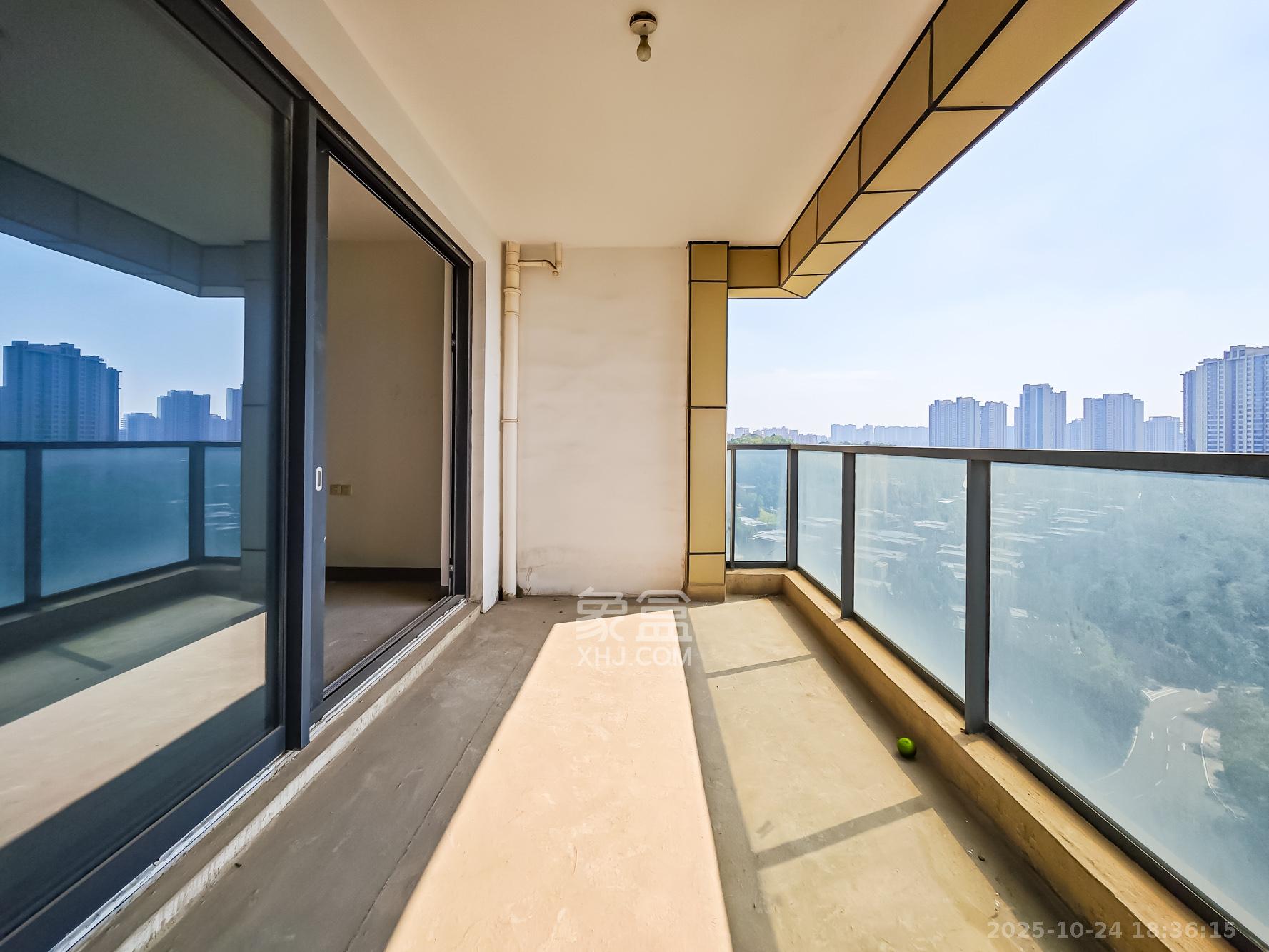 湘江壹号一二三期(创远湘江壹号)  3室2厅2卫    168.0万 湘江壹号一二三期(创远湘江壹号)  3室2厅2卫    168.0万阳台