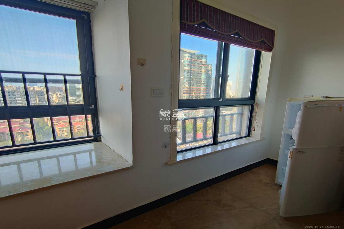 上峰苑(兰亭玥岛)  1室0厅1卫    1500.0元/月 上峰苑(兰亭玥岛)  1室0厅1卫    1500.0元/月室内图