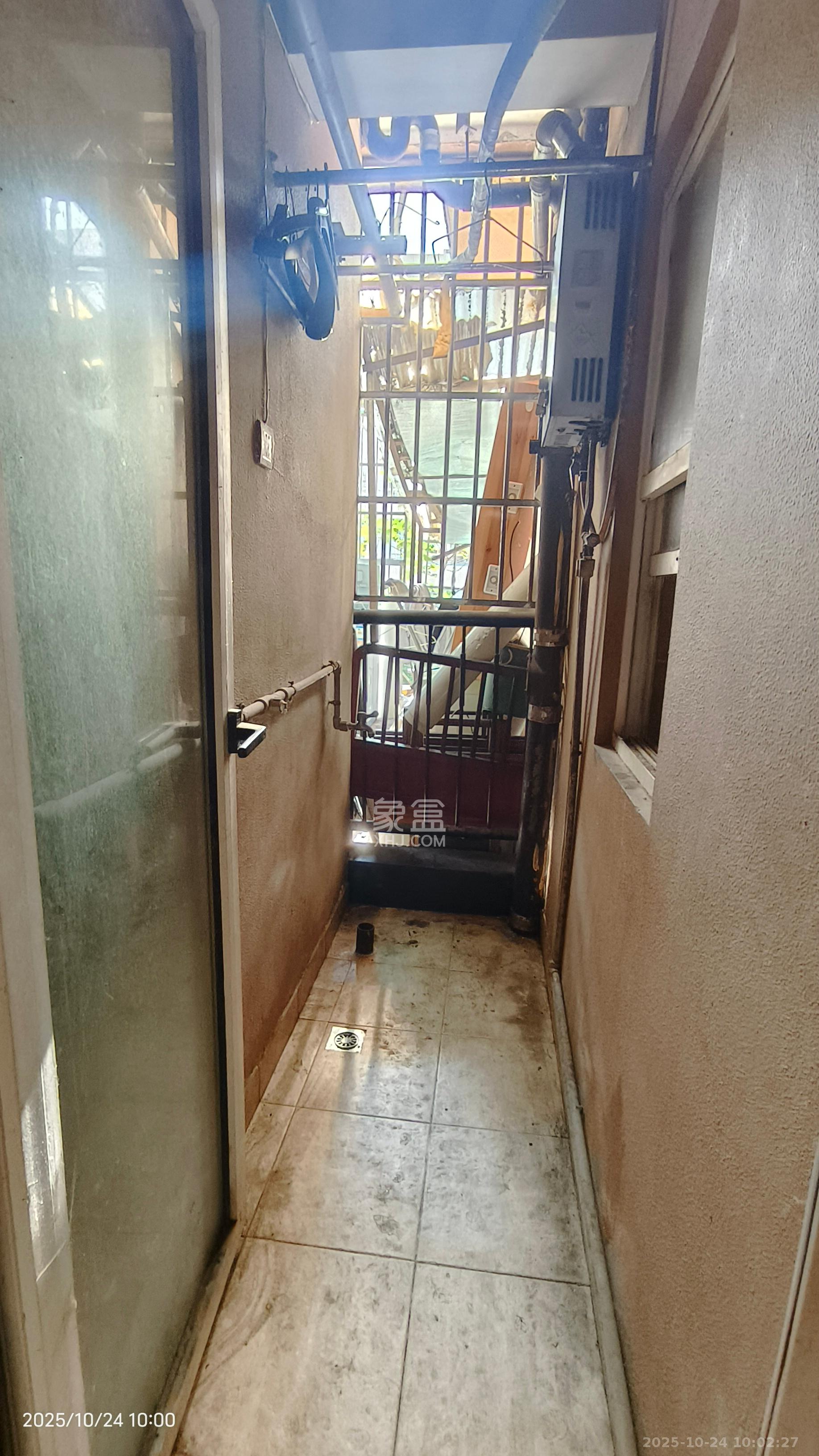 白沙晶城  1室1厅1卫    1800.0元/月 白沙晶城  1室1厅1卫    1800.0元/月室内图