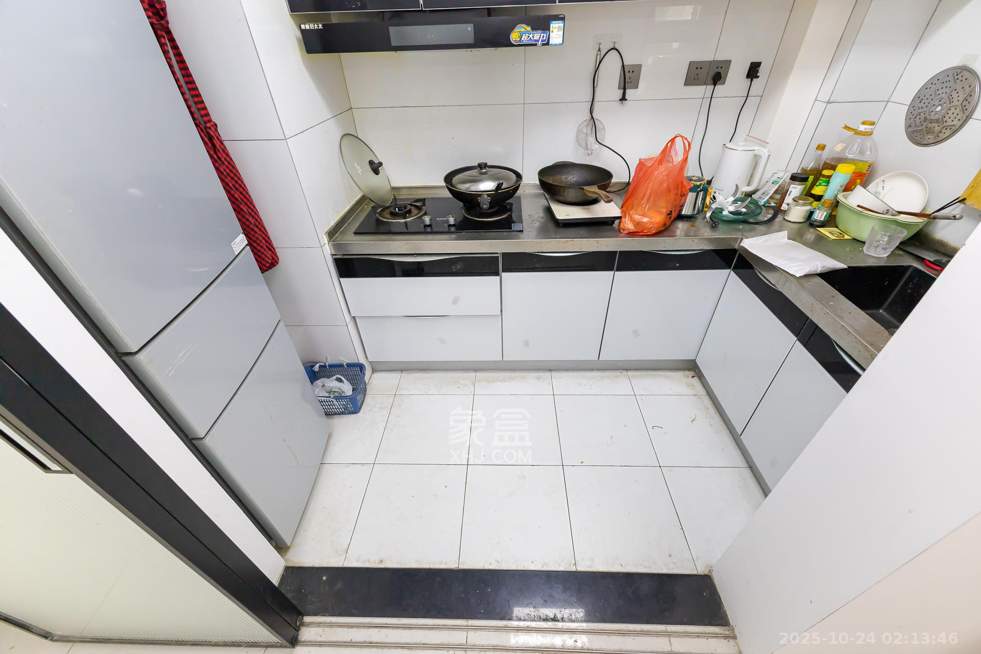 明发阅江悦府  3室2厅1卫    68.0万厨房