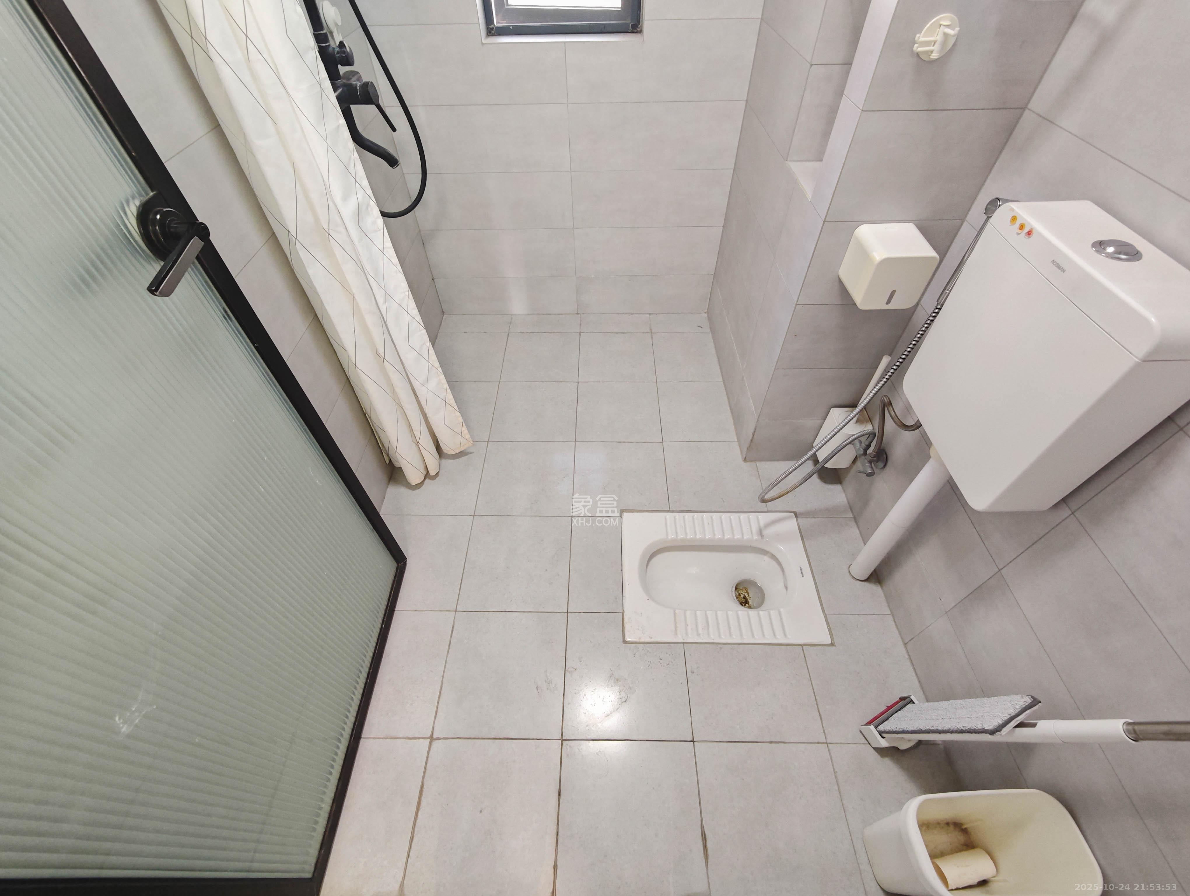 中建嘉和城  4室2厅2卫    135.0万 中建嘉和城  4室2厅2卫    135.0万卫生间