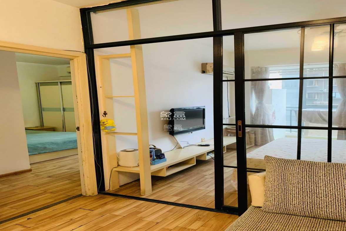 欧园 2室1厅1卫 2200.0元/月 欧园 2室1厅1卫 2200.0元/月室内图