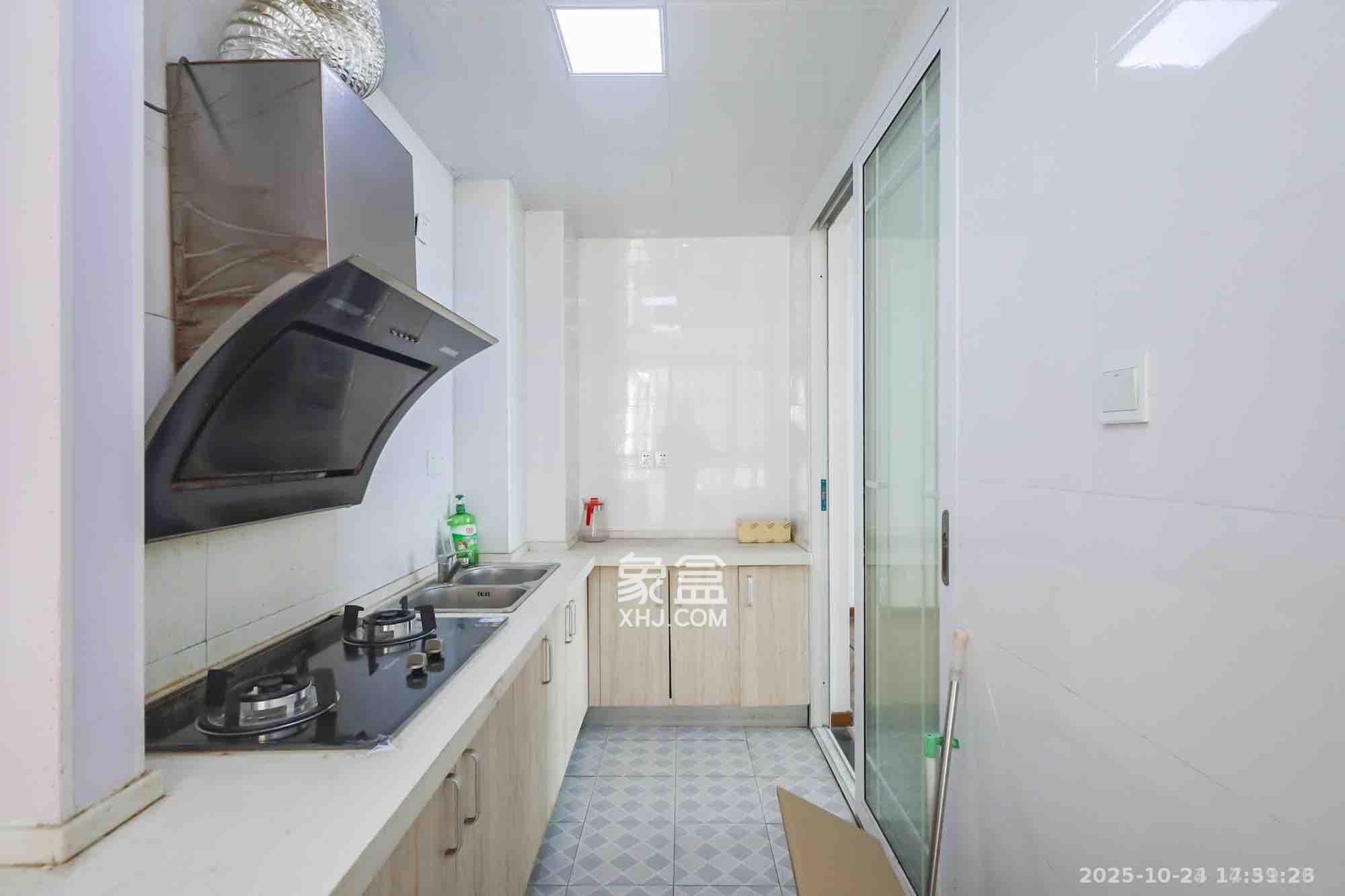 奥克斯广场  3室2厅1卫    2500.0元/月室内图