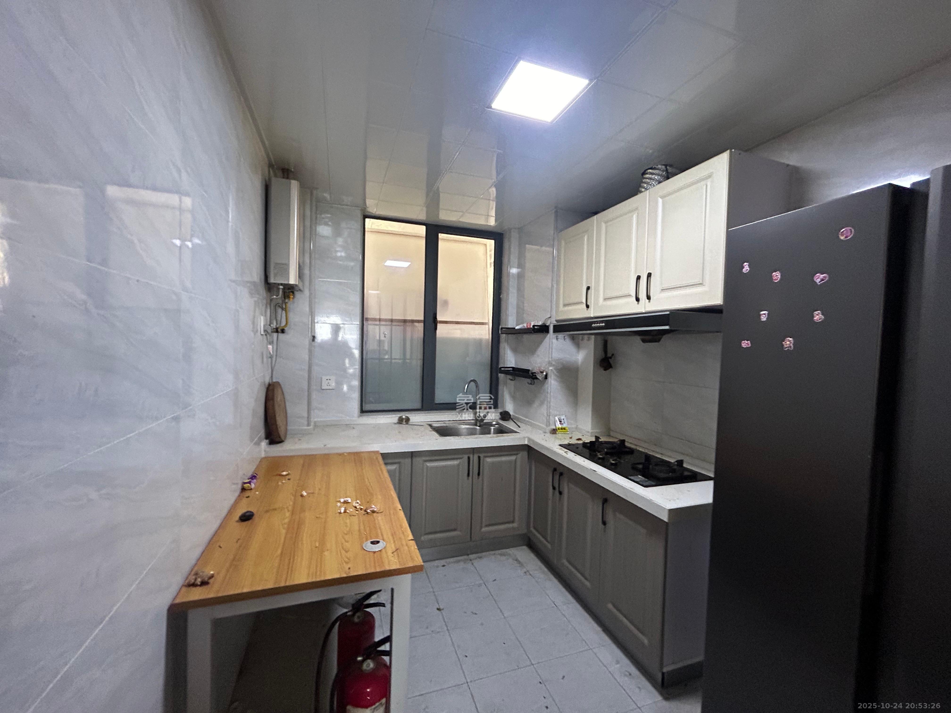 兰亭湾畔  4室2厅3卫    3800.0元/月