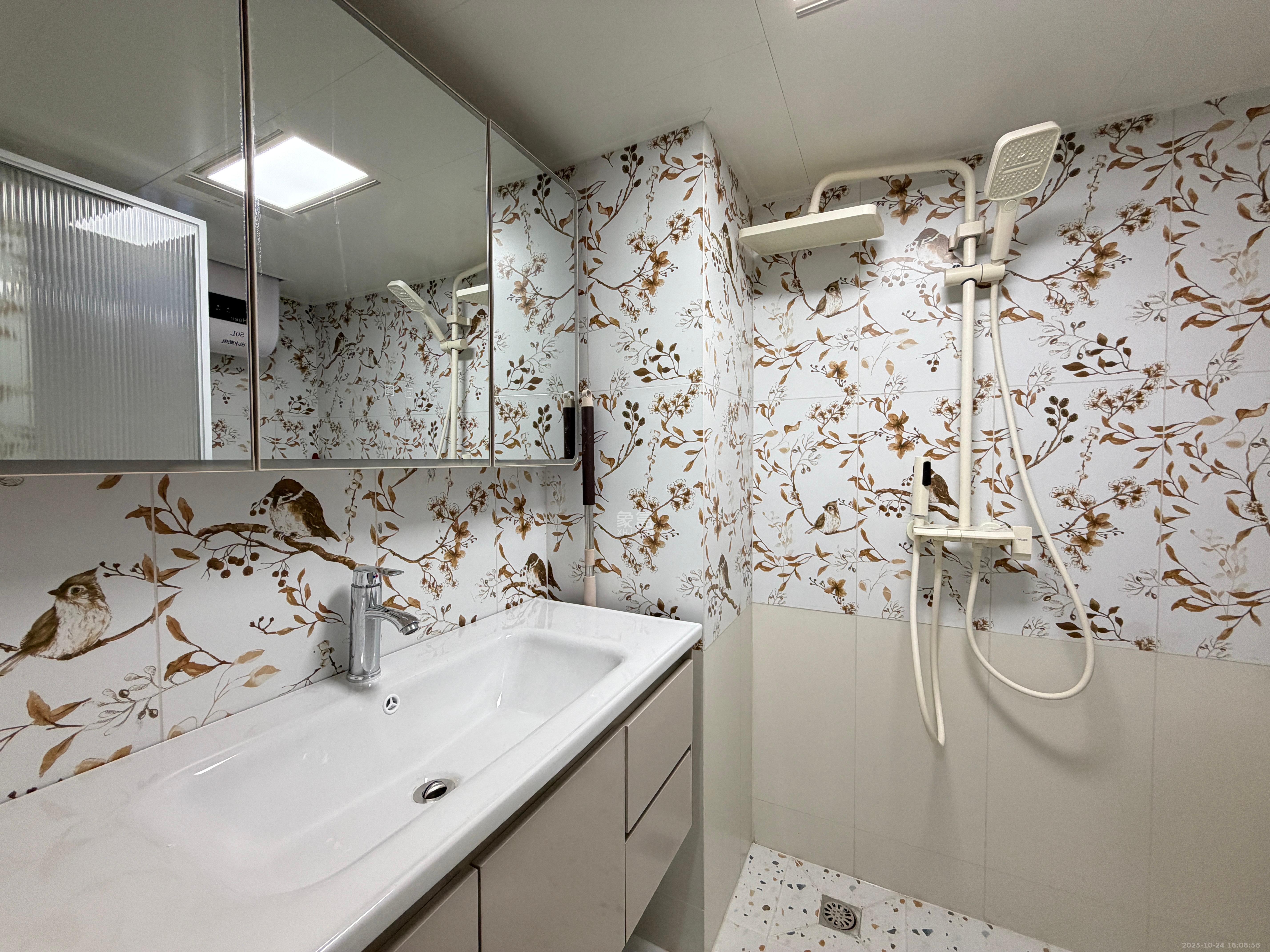 龙湖铂金岛 2室0厅1卫 2300.0元/月 龙湖铂金岛 2室0厅1卫 2300.0元/月室内图