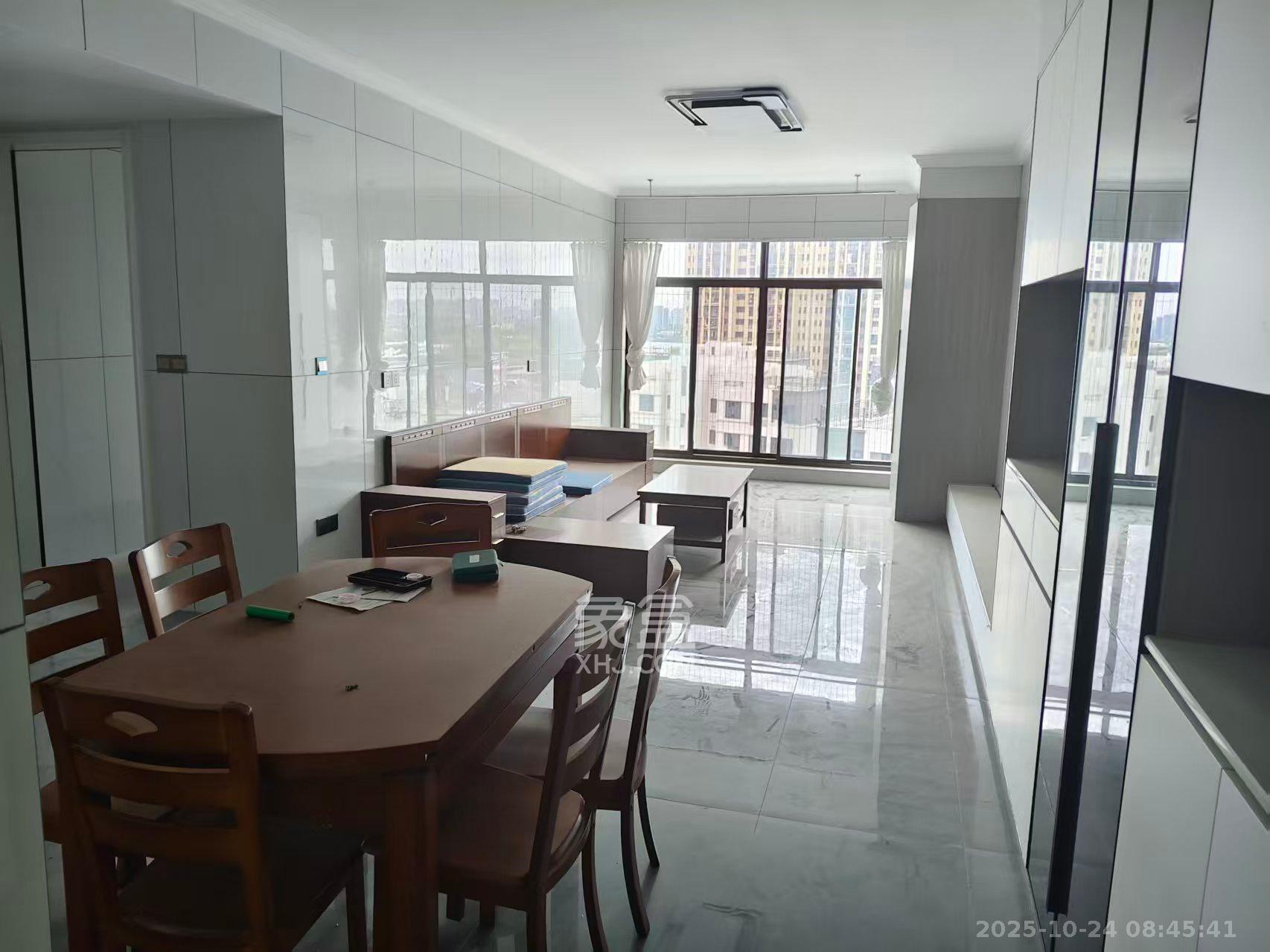 新城朗隽大都会  3室2厅2卫    2300.0元/月 新城朗隽大都会  3室2厅2卫    2300.0元/月