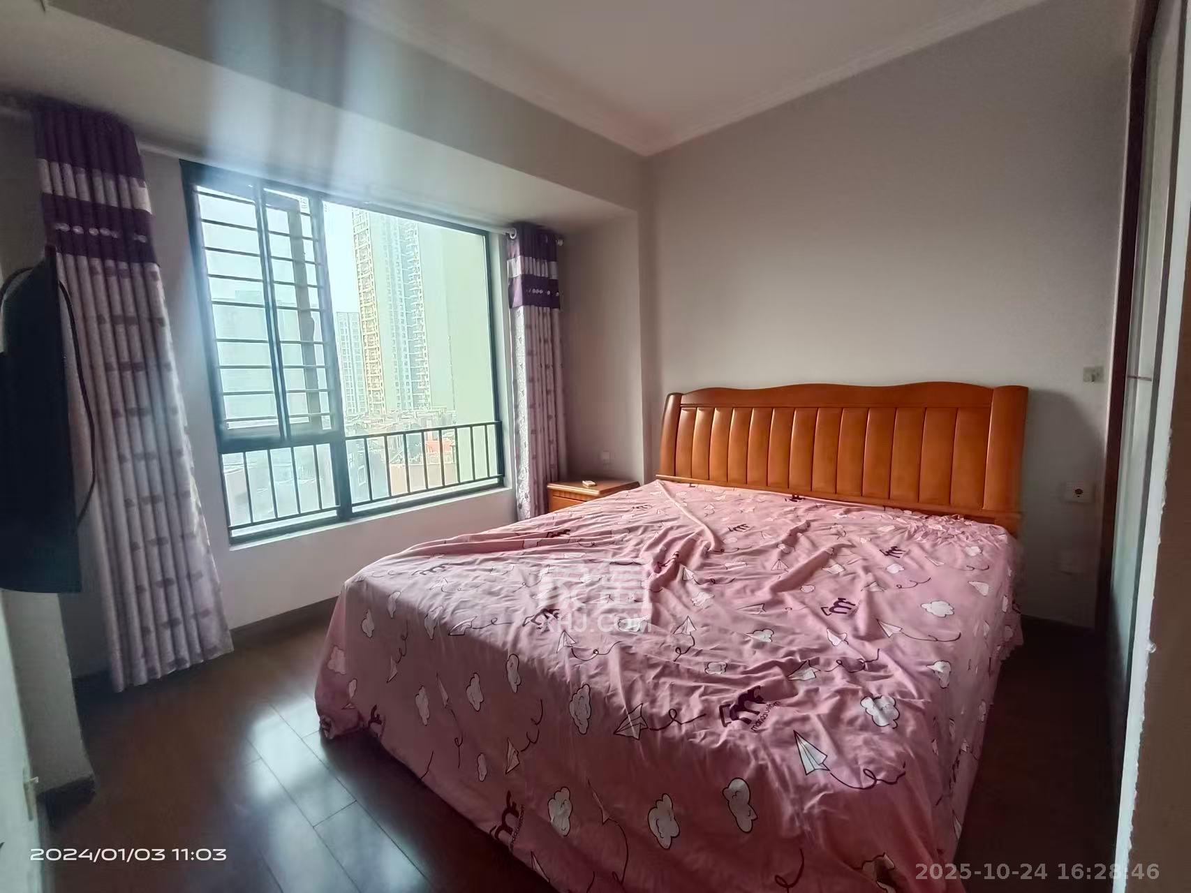 万科金域华府三四期  3室1厅1卫    2400.0元/月室内图