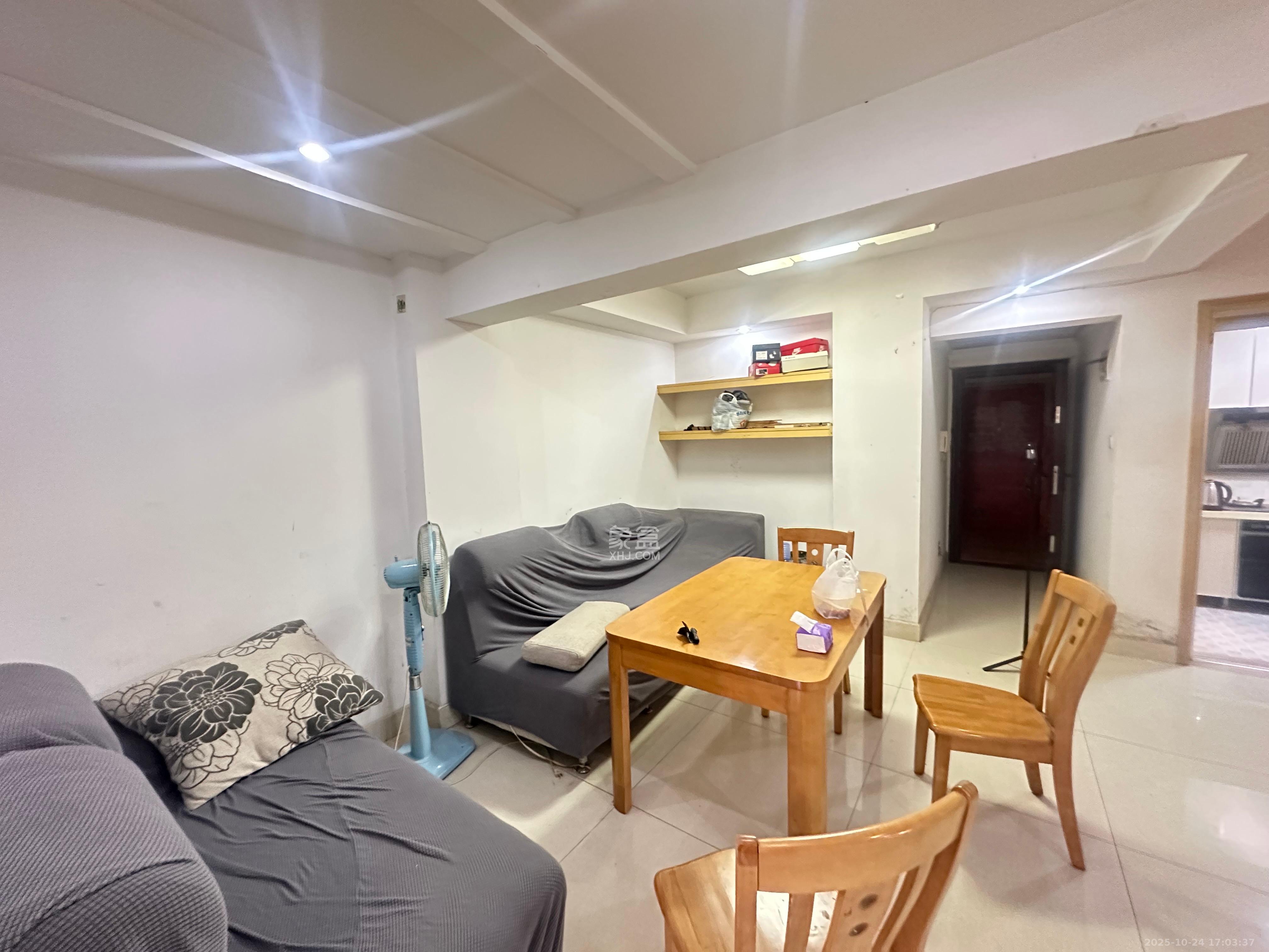 润芳园  3室1厅1卫    1900.0元/月室内图