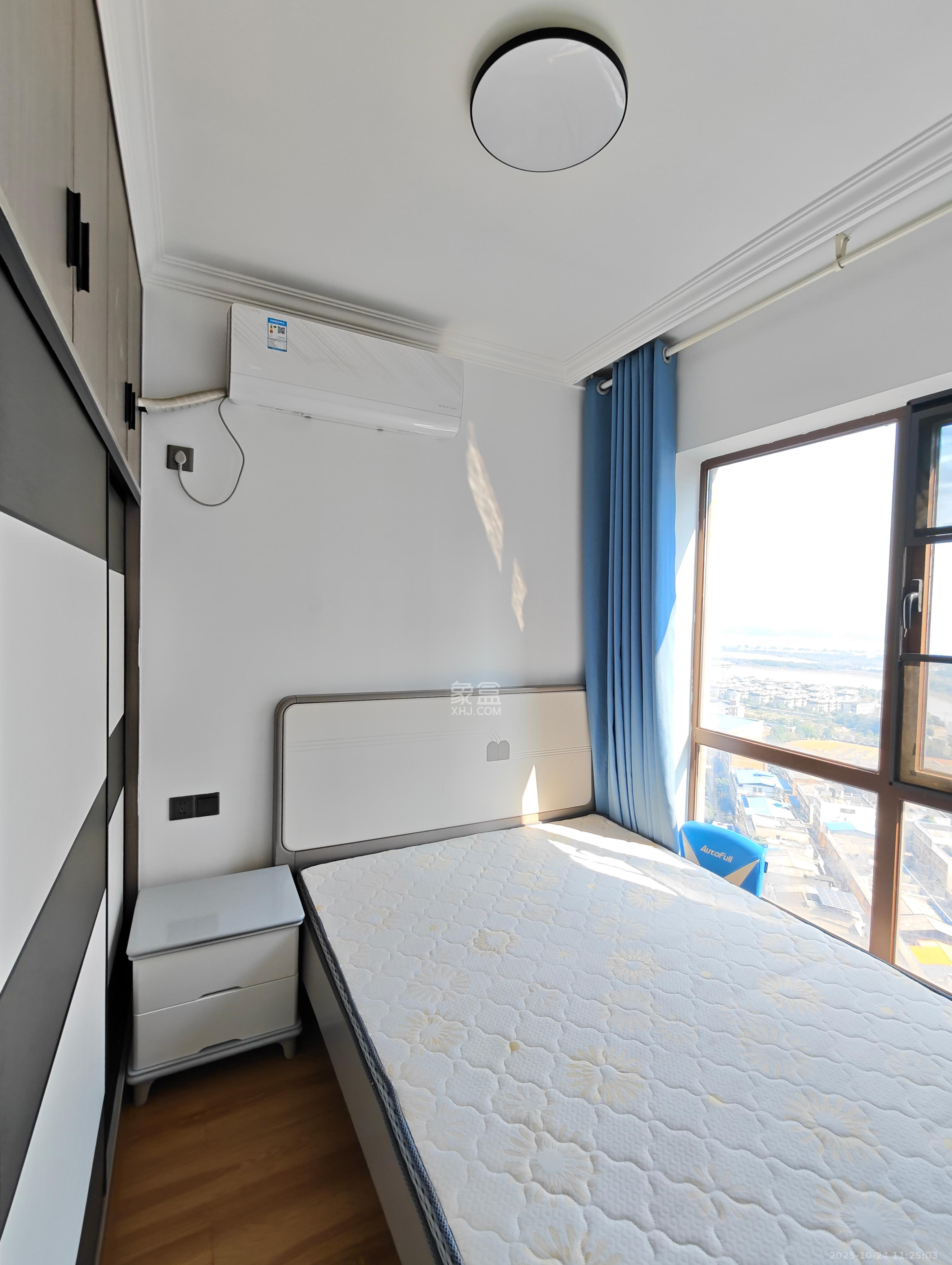 紫鑫御湖湾  3室1厅2卫    2200.0元/月室内图