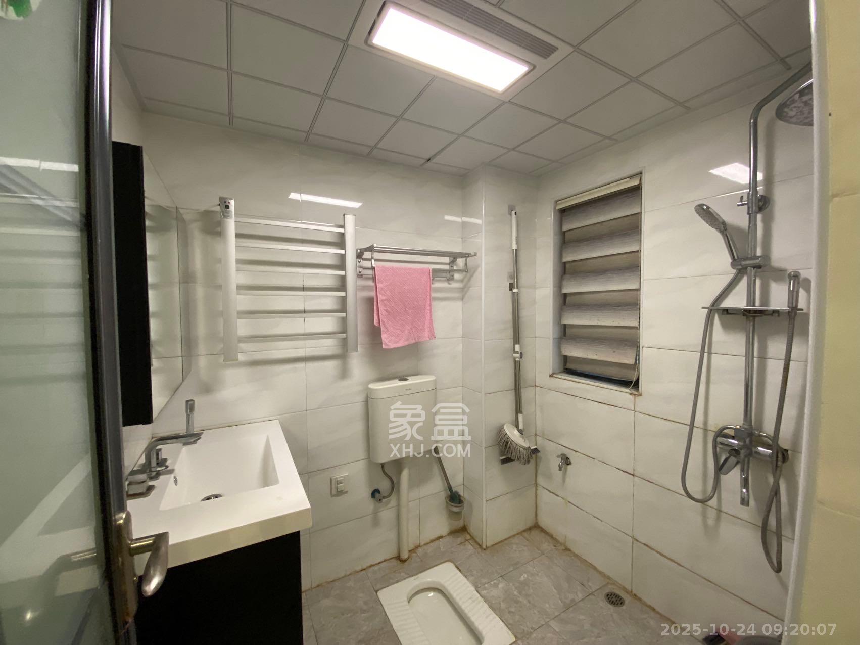 荣盛花语书苑 2室1厅1卫 2550.0元/月 荣盛花语书苑 2室1厅1卫 2550.0元/月室内图