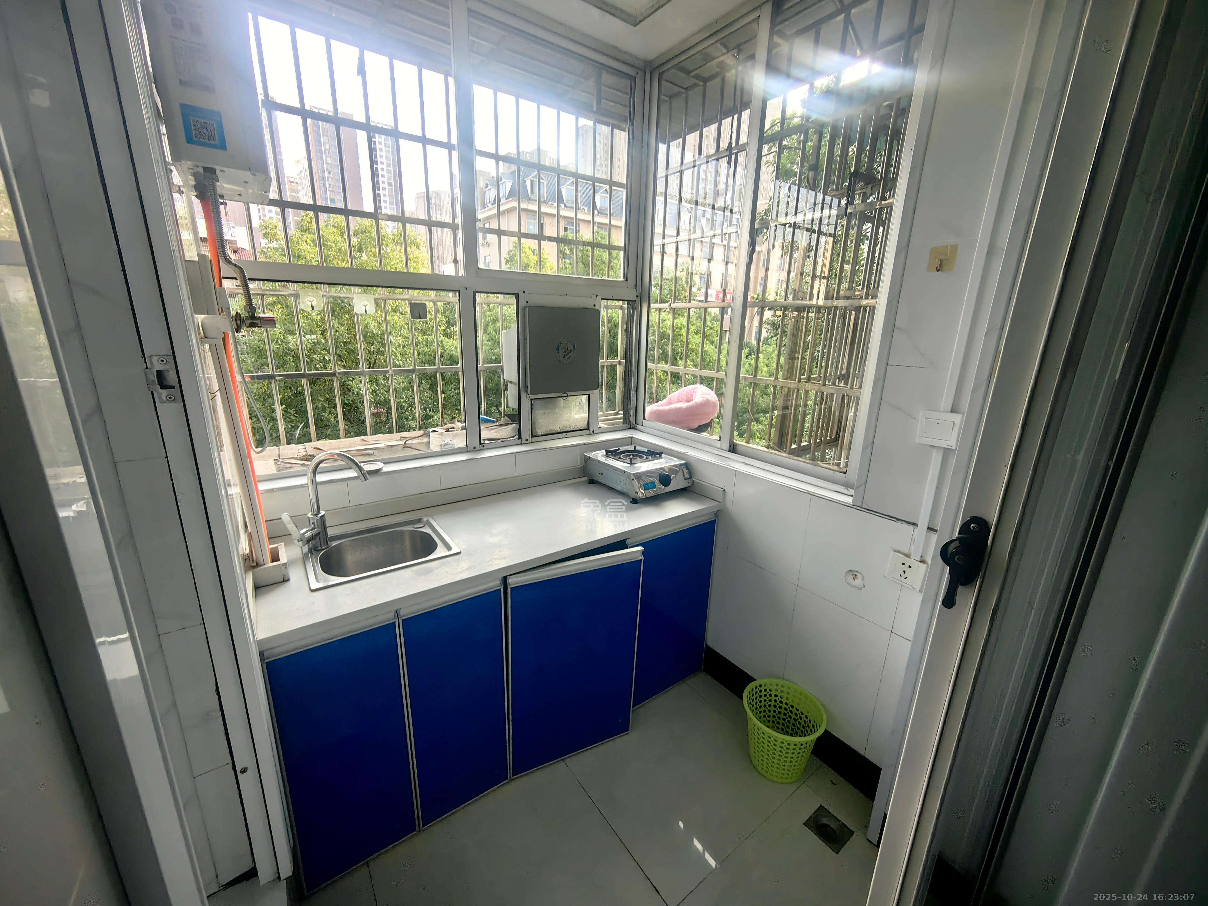 黄泥塘小区  1室1厅1卫    1100.0元/月 黄泥塘小区  1室1厅1卫    1100.0元/月室内图