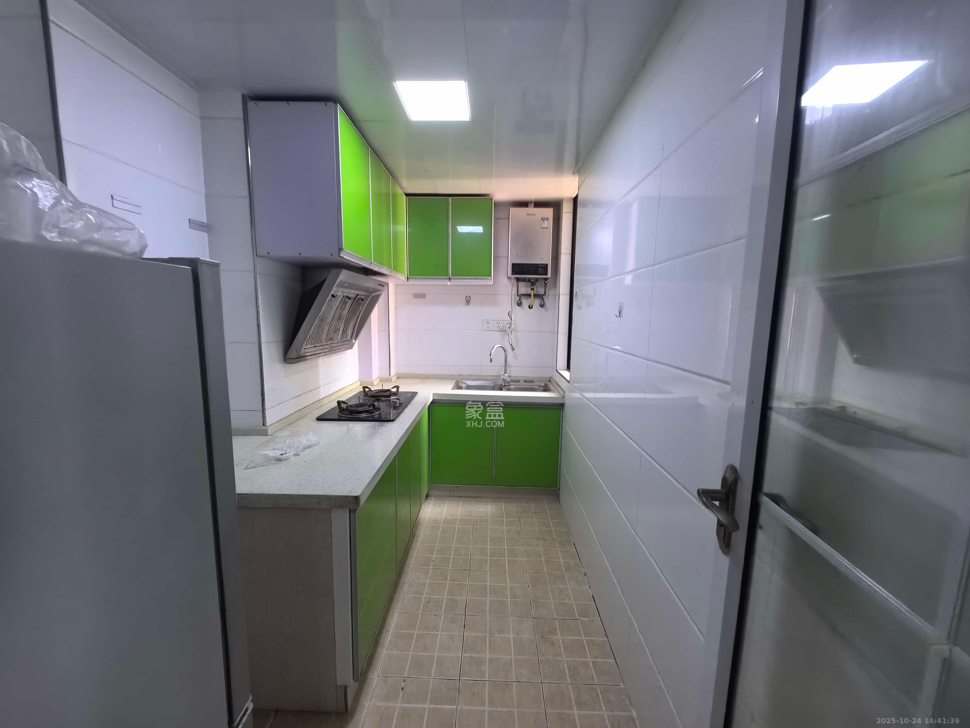 新城国际花都  2室2厅1卫    1600.0元/月室内图