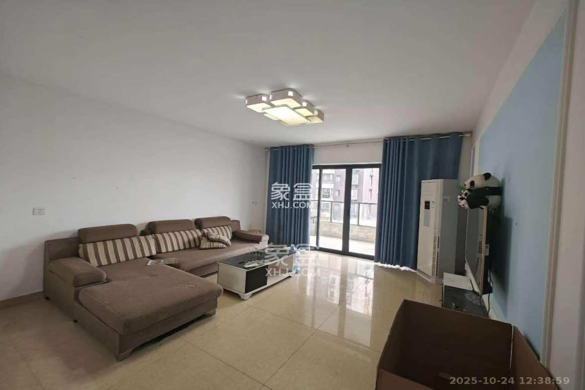 西子花苑  3室2厅1卫    3200.0元/月 西子花苑  3室2厅1卫    3200.0元/月室内图