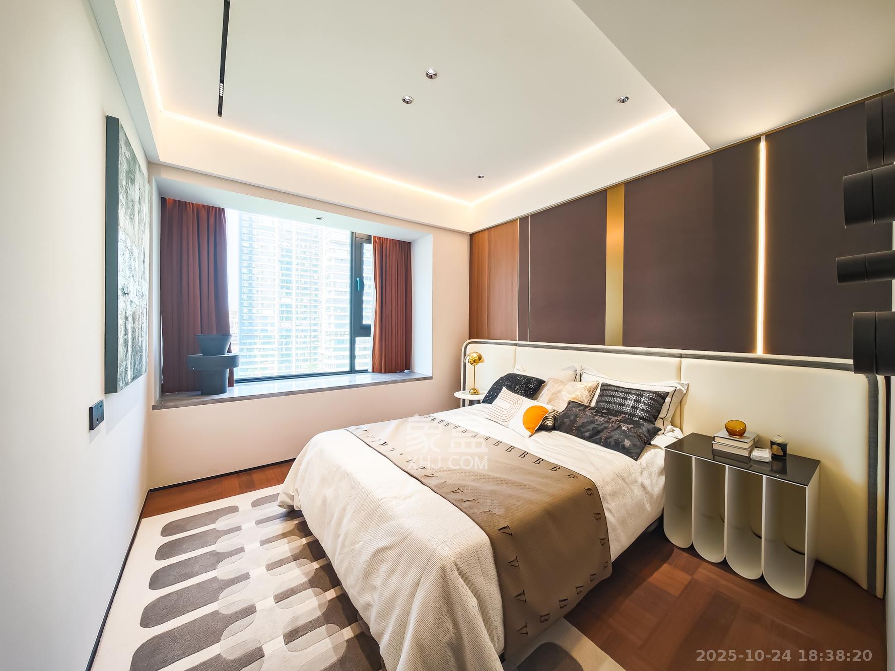 中欣楚天御府B区观澜  5室2厅3卫    1100.0万 中欣楚天御府B区观澜  5室2厅3卫    1100.0万卧室