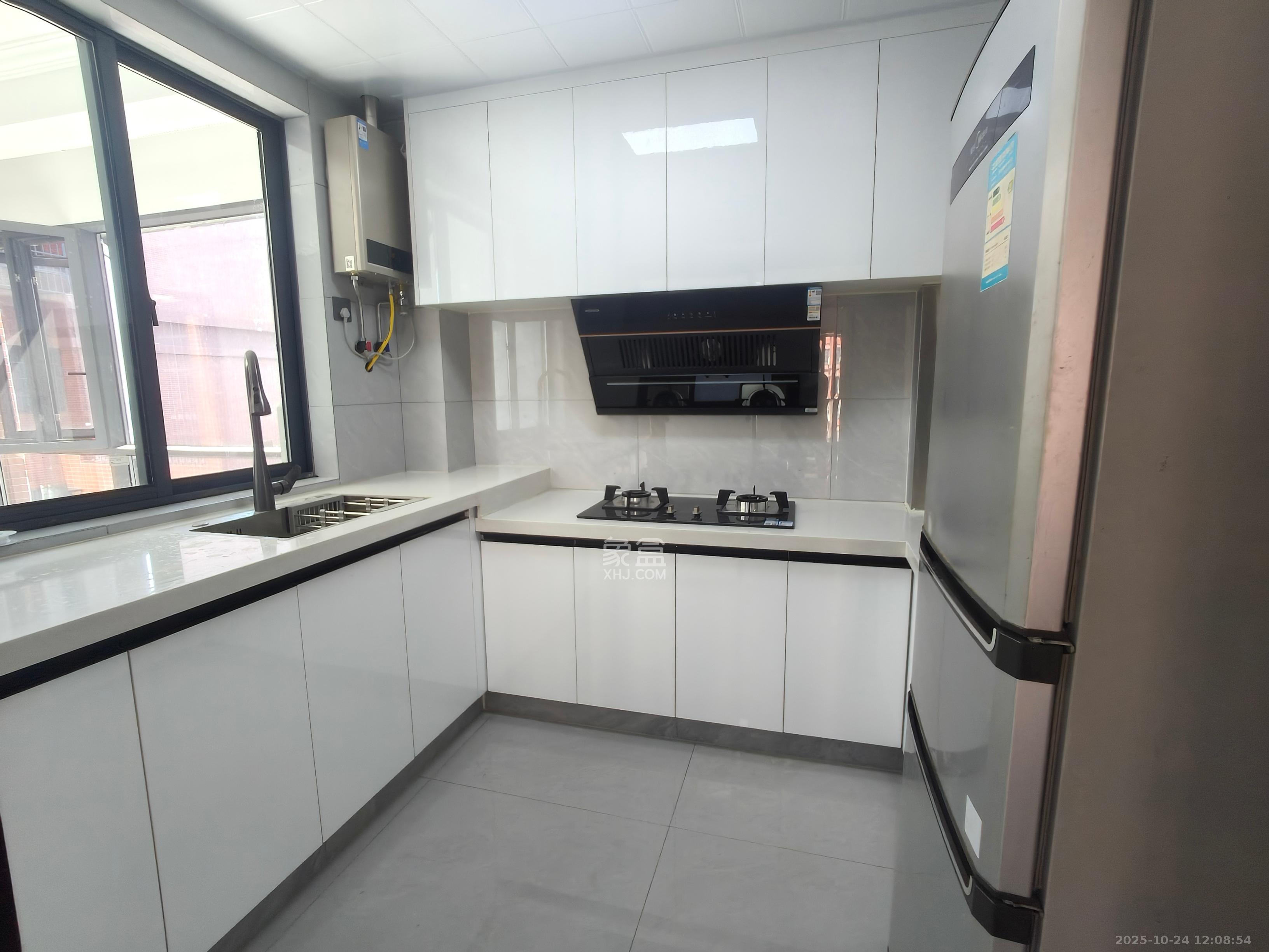 海德公园  4室2厅2卫    2400.0元/月 海德公园  4室2厅2卫    2400.0元/月室内图